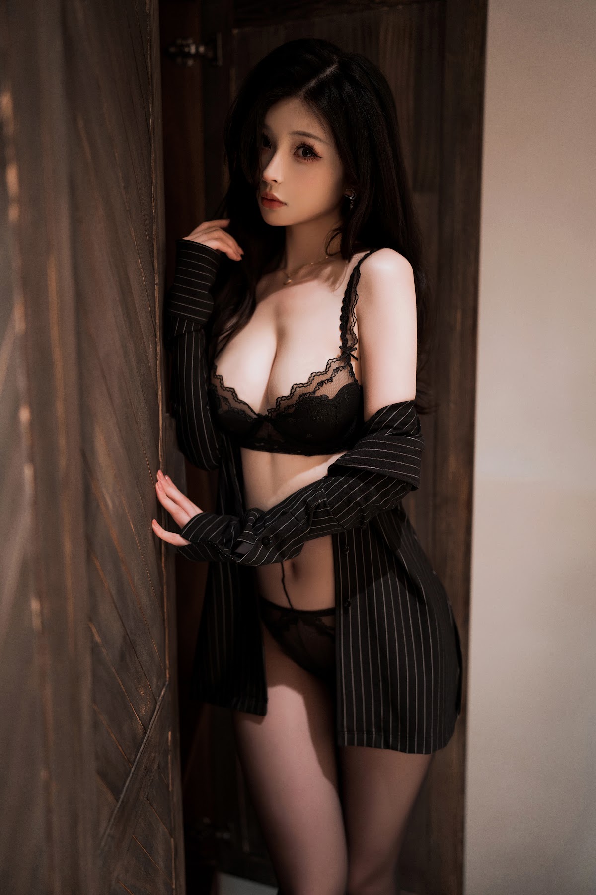 Coser@rioko凉凉子 Vol.118 和前辈一起出差吧 - P2