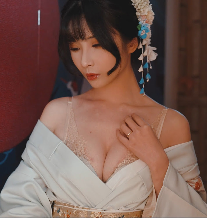 Coser@rioko凉凉子 Vol.085 《年上の韵》温泉4K真爱版视频