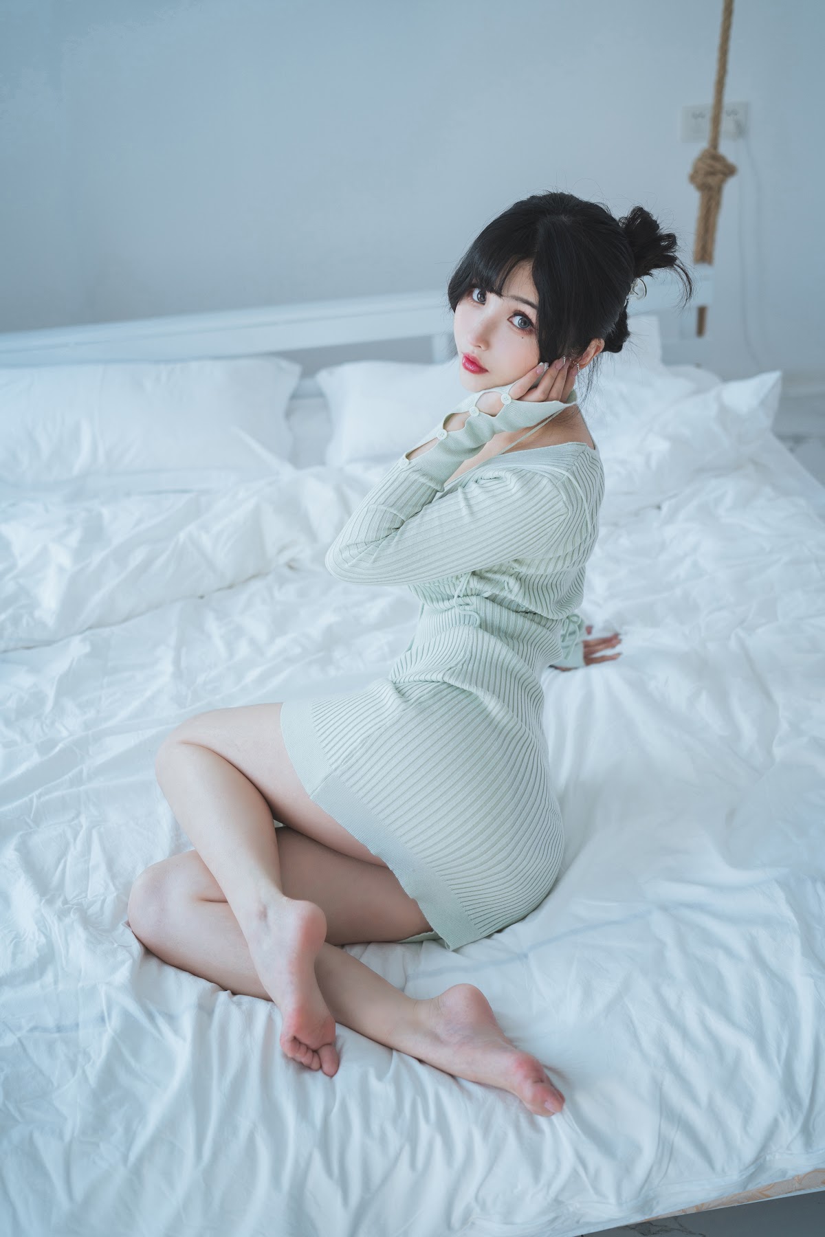 Coser@rioko凉凉子 Vol.077 人妻毛衣 - P9