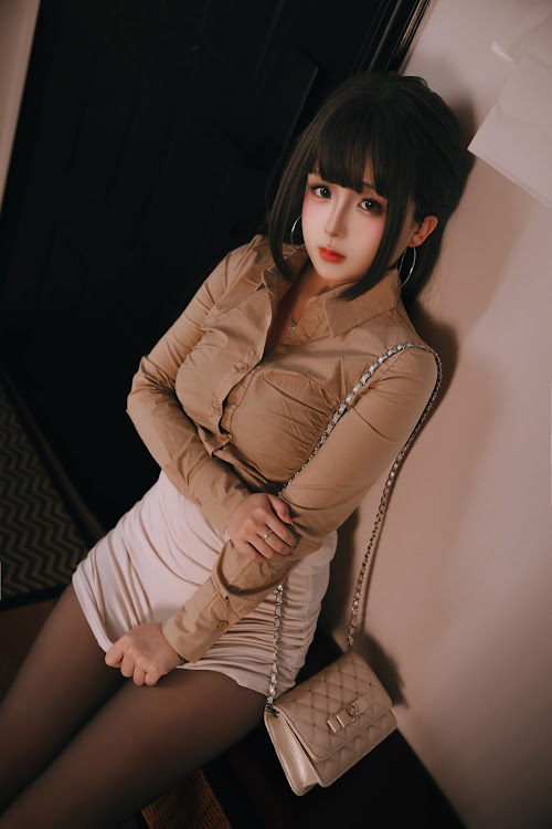 Coser@日奈娇 – 醉酒的同事
