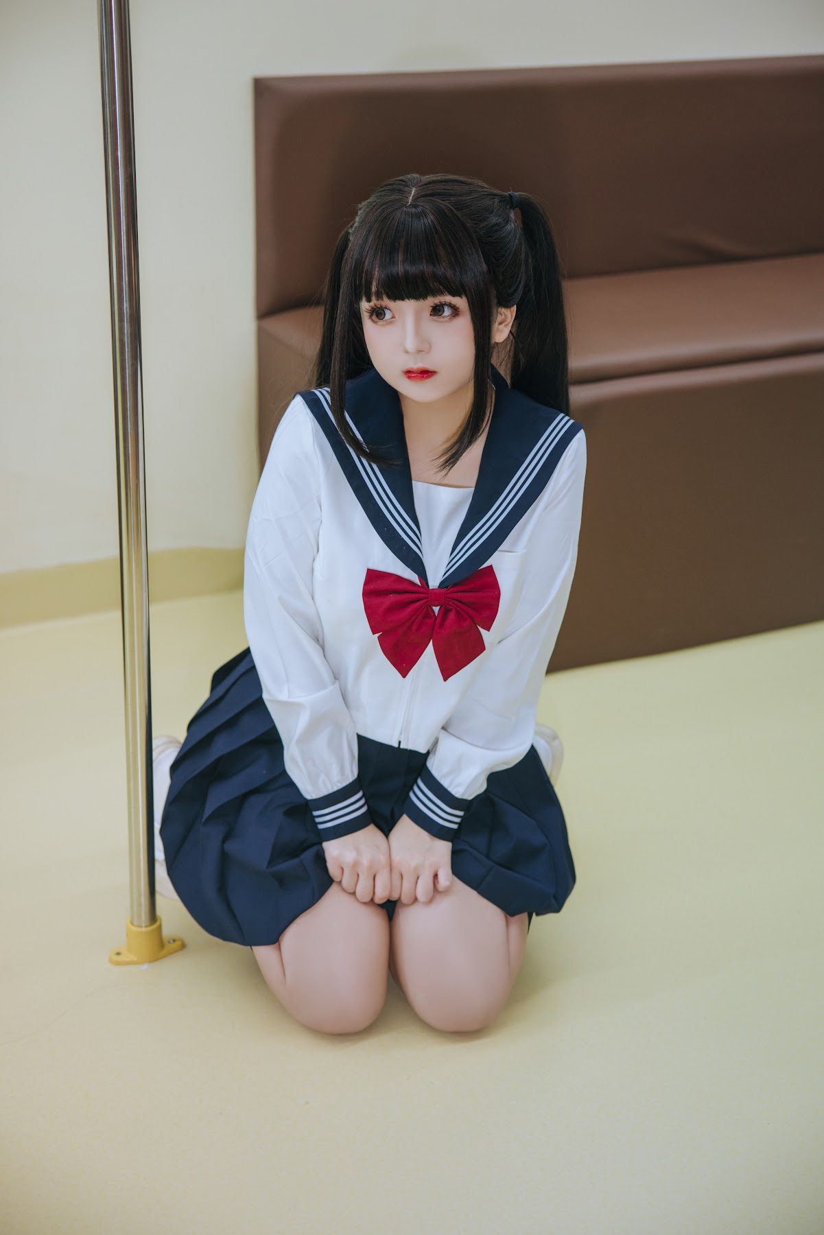 Coser@日奈娇 – 列车JK - P10