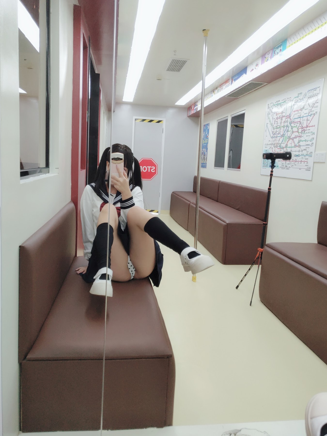 Coser@日奈娇 – 列车JK - P135