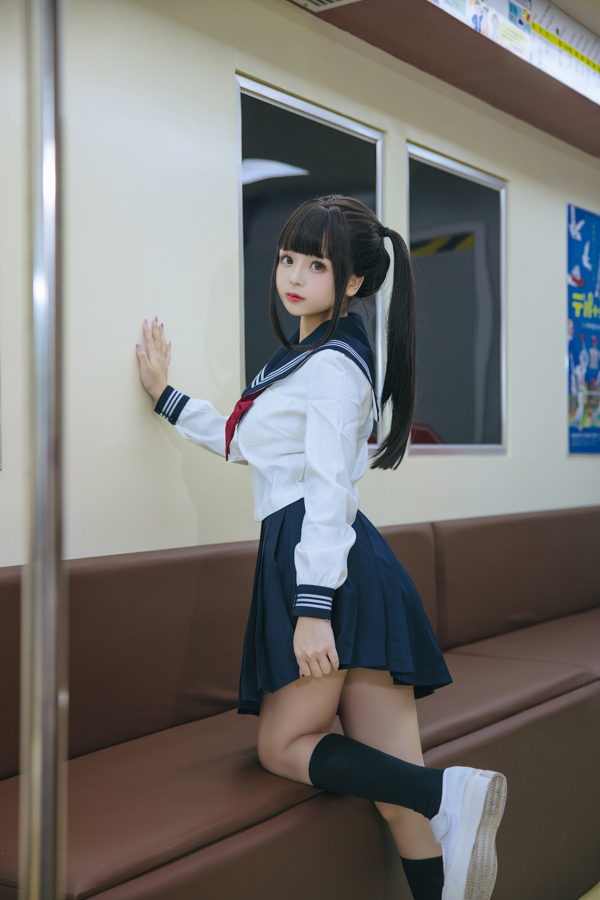 Coser@日奈娇 – 列车JK - P1