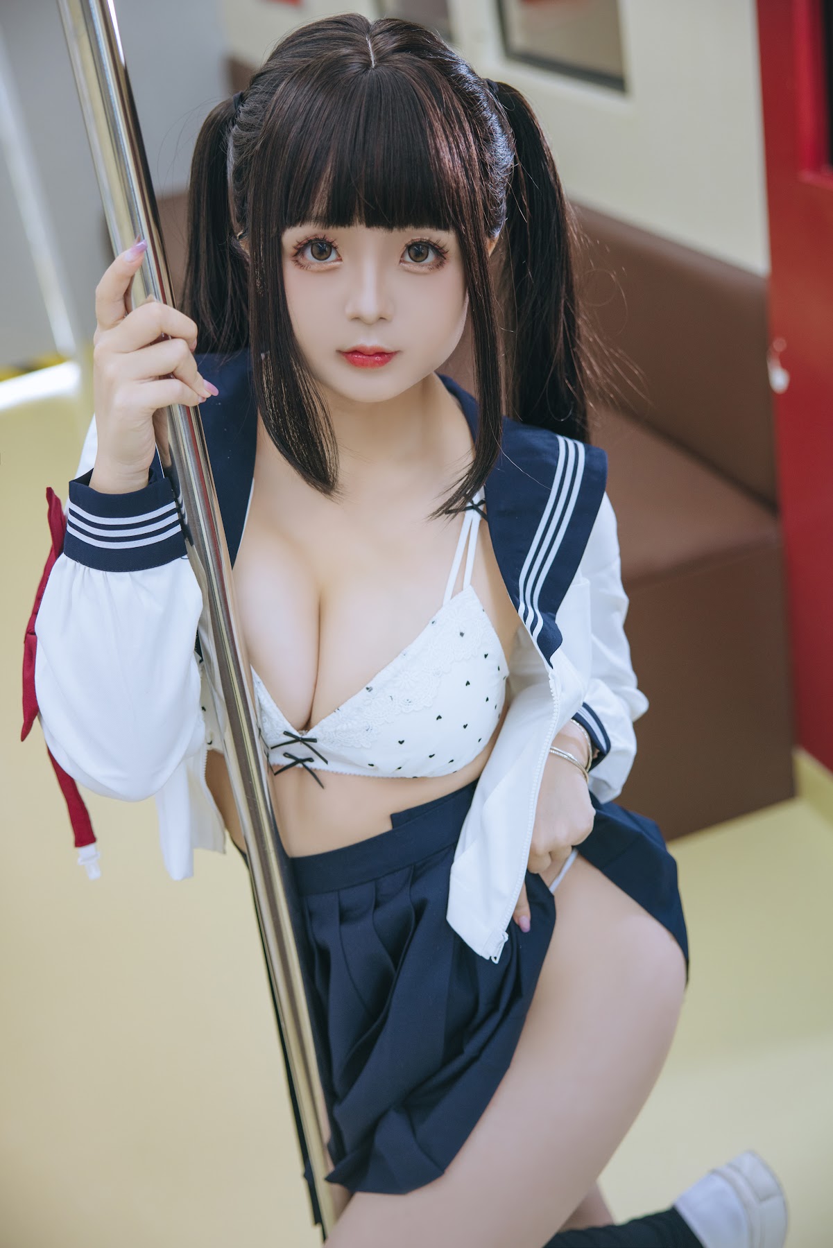 Coser@日奈娇 – 列车JK - P23