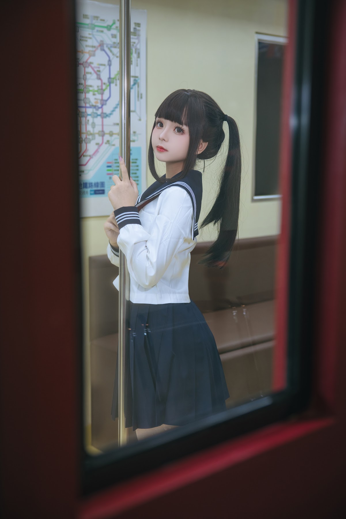Coser@日奈娇 – 列车JK - P2