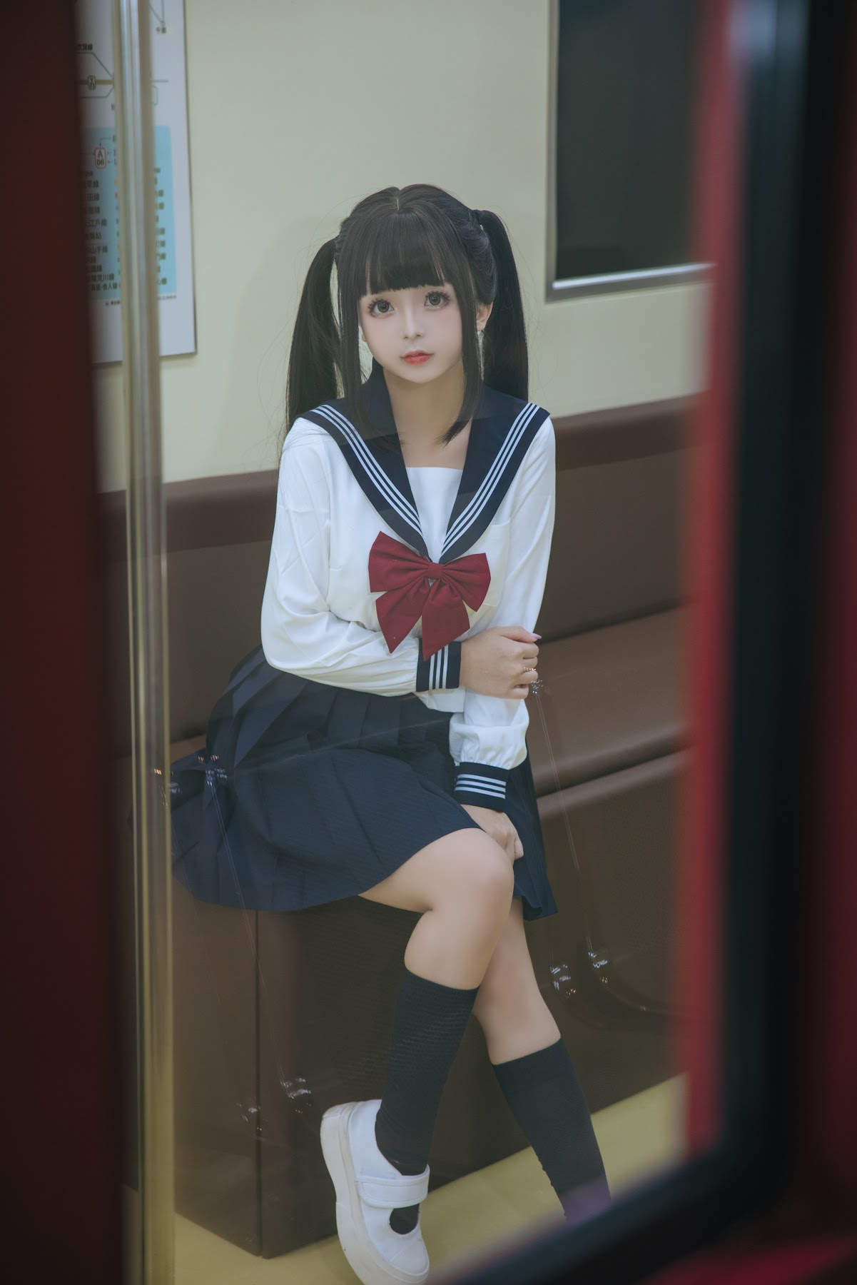 Coser@日奈娇 – 列车JK - P3