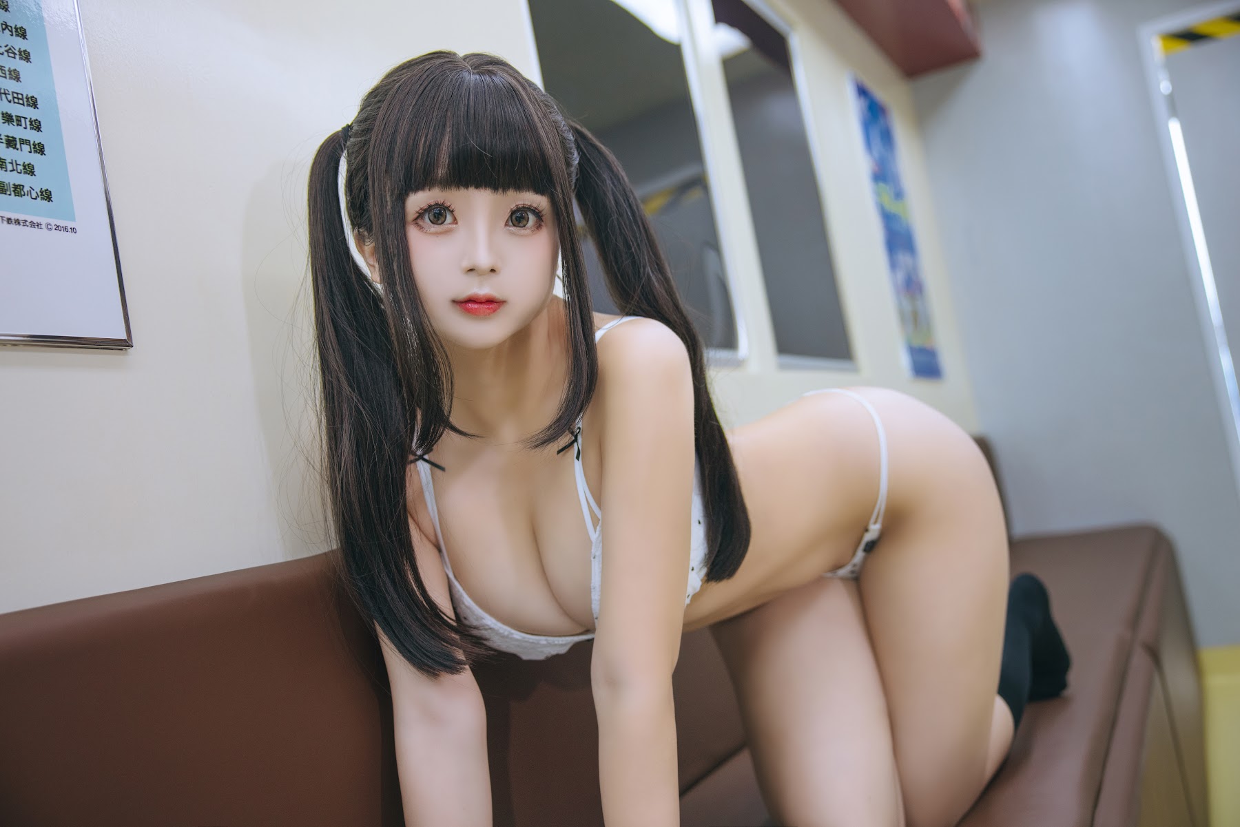 Coser@日奈娇 – 列车JK - P44