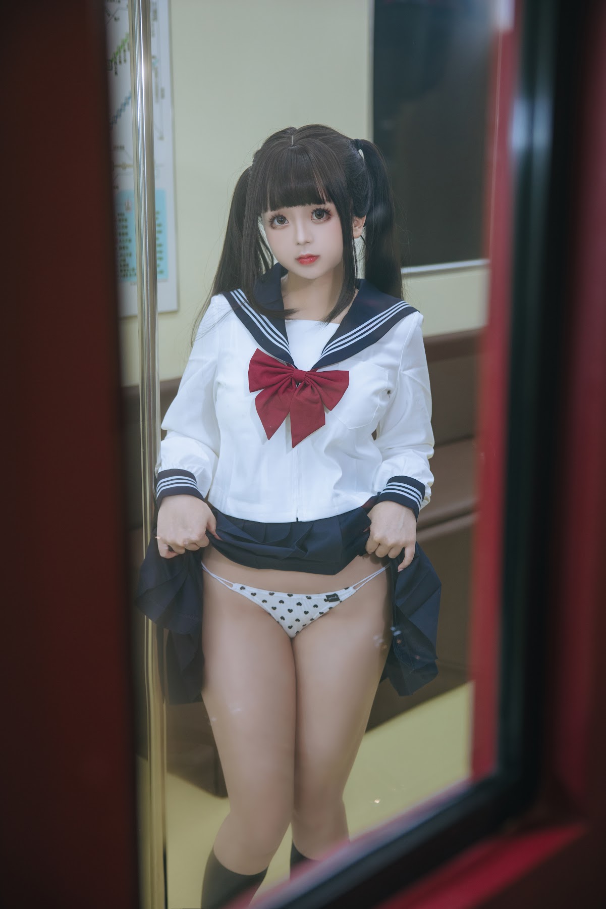 Coser@日奈娇 – 列车JK - P4