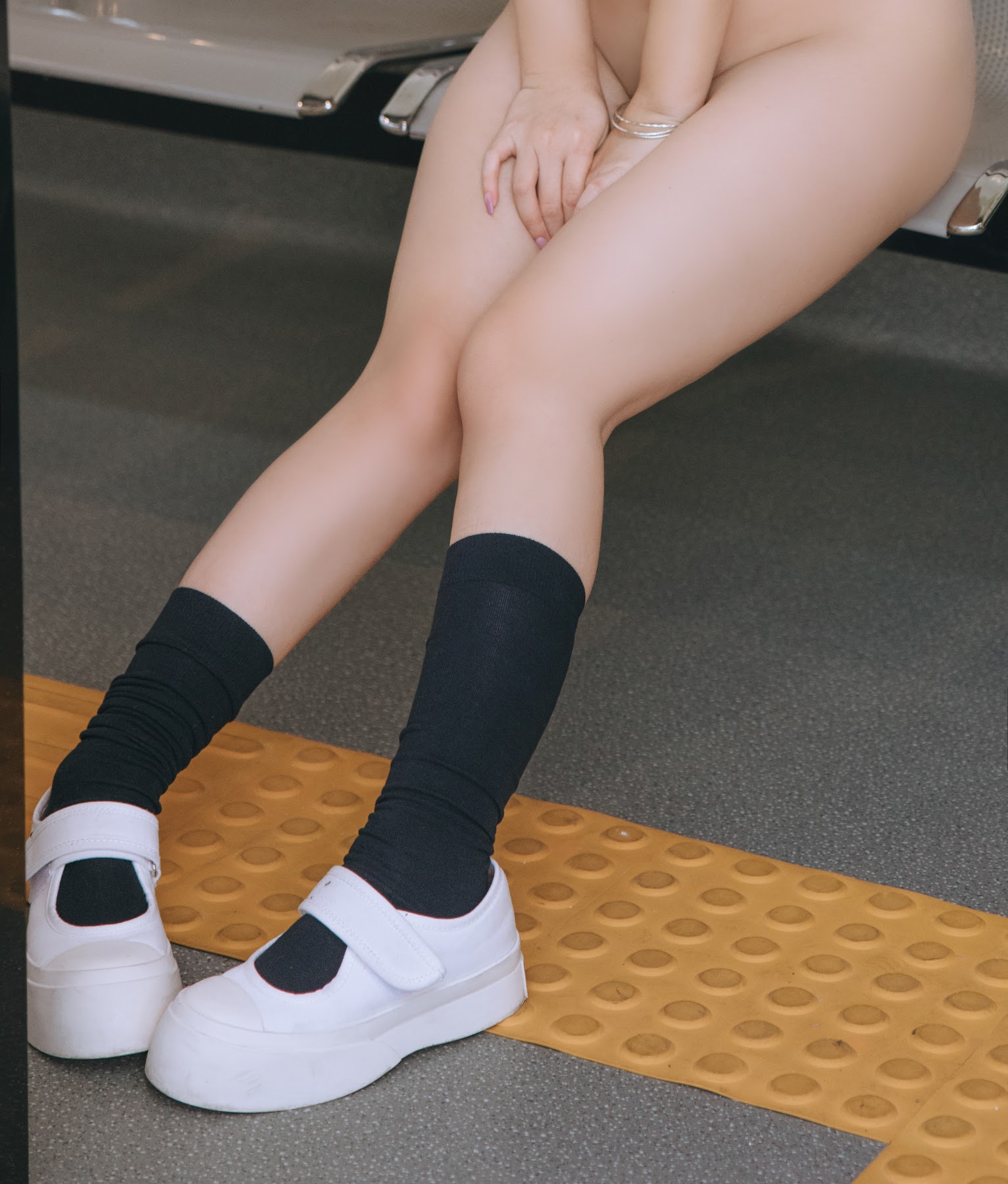 Coser@日奈娇 – 列车JK - P80