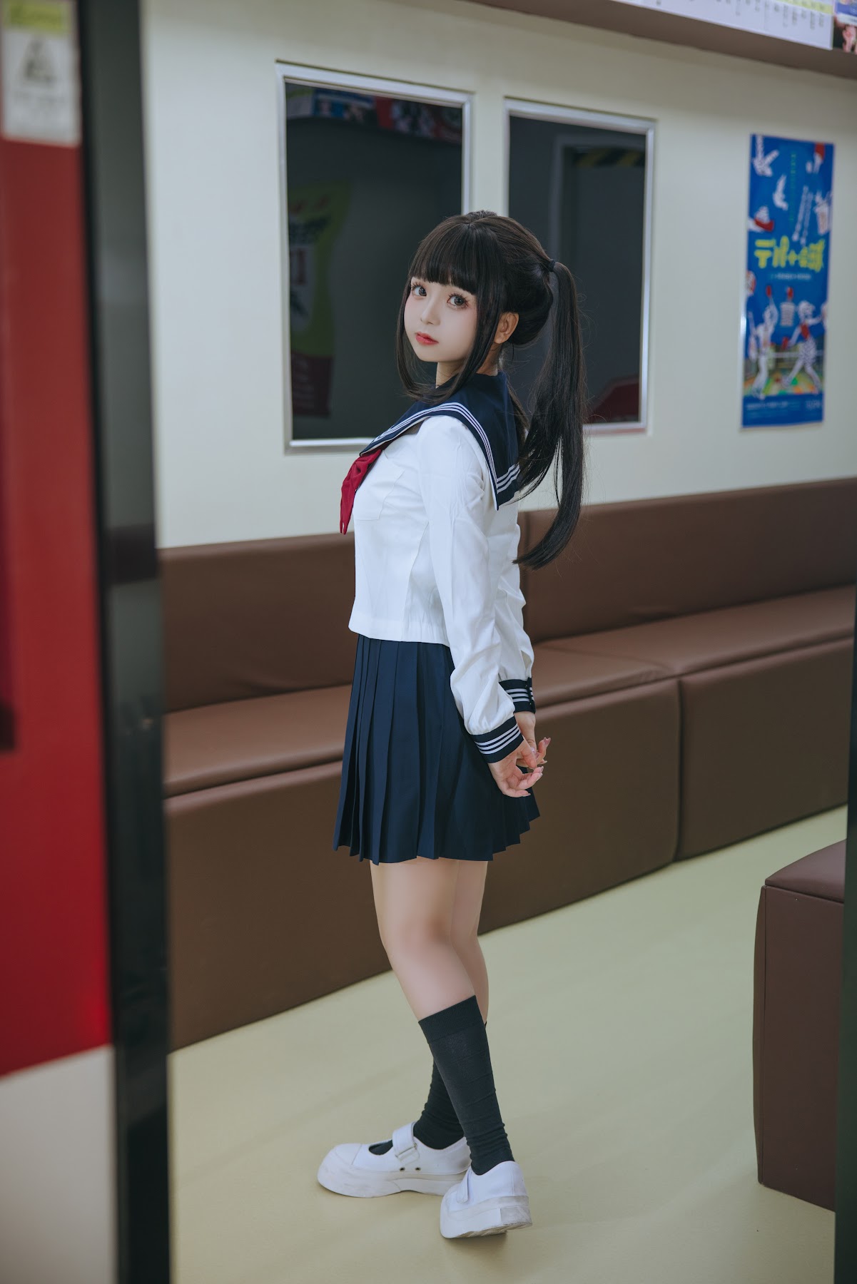 Coser@日奈娇 – 列车JK - P98