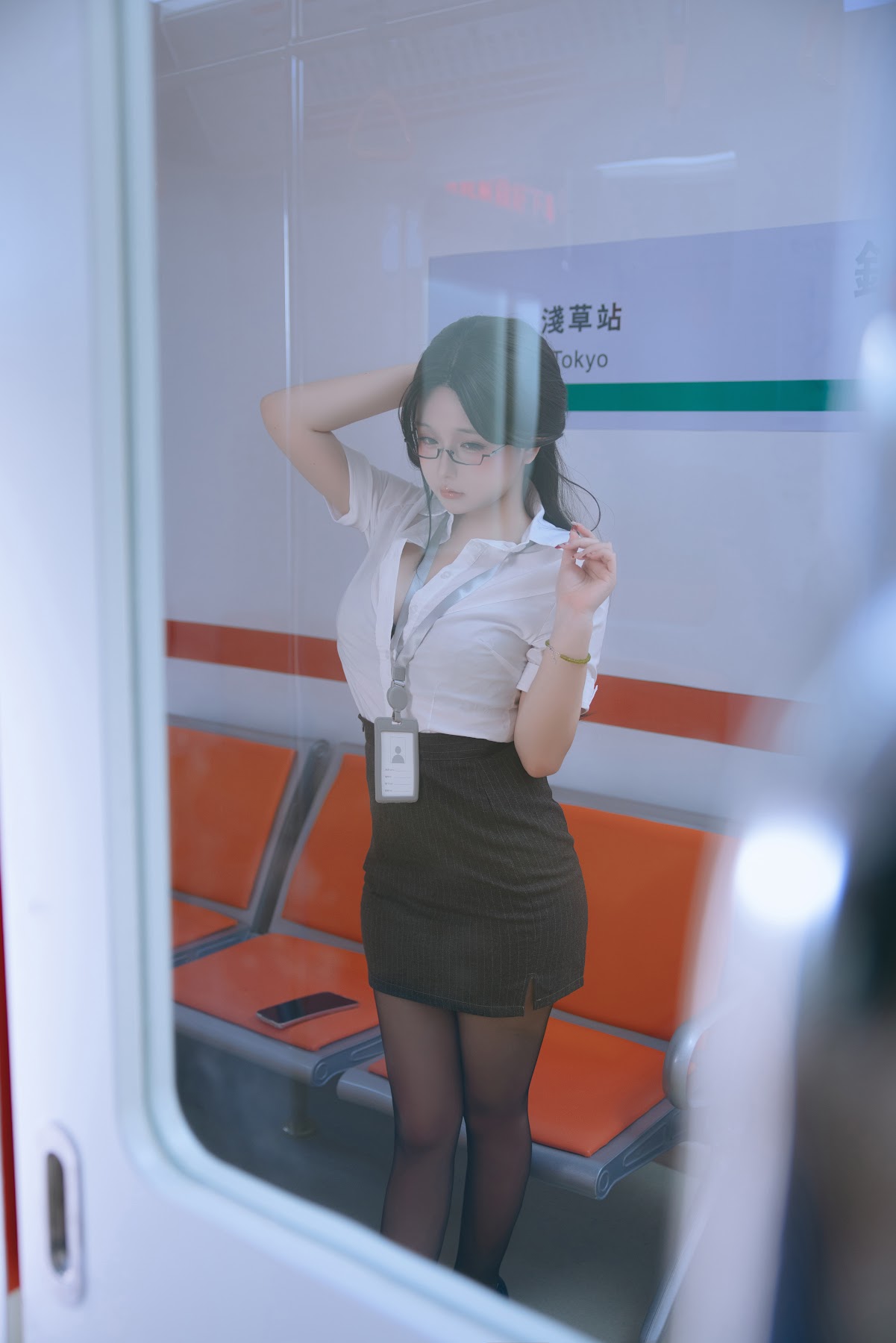 Coser@日奈娇 – 地铁OL - P113
