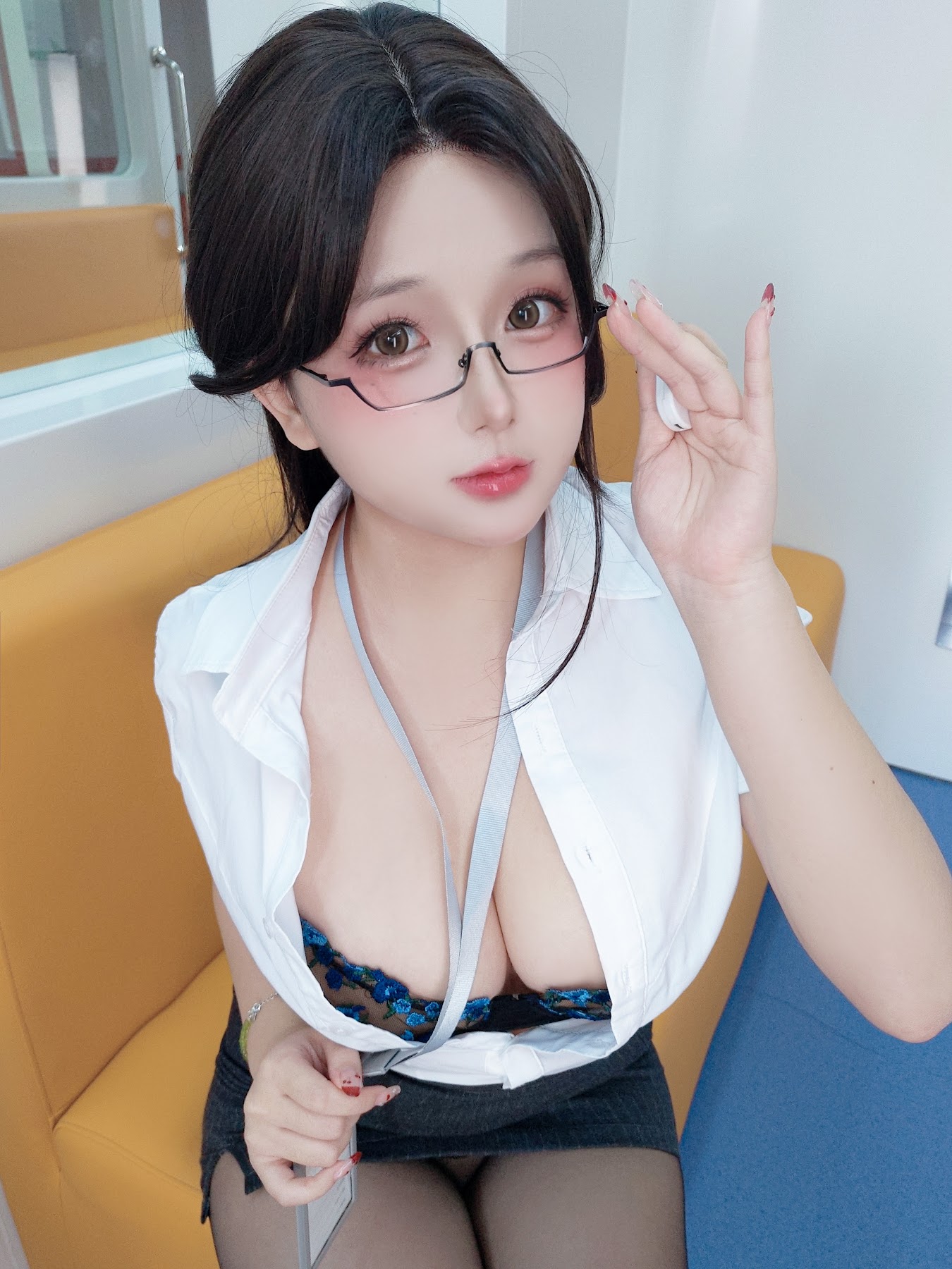 Coser@日奈娇 – 地铁OL - P114