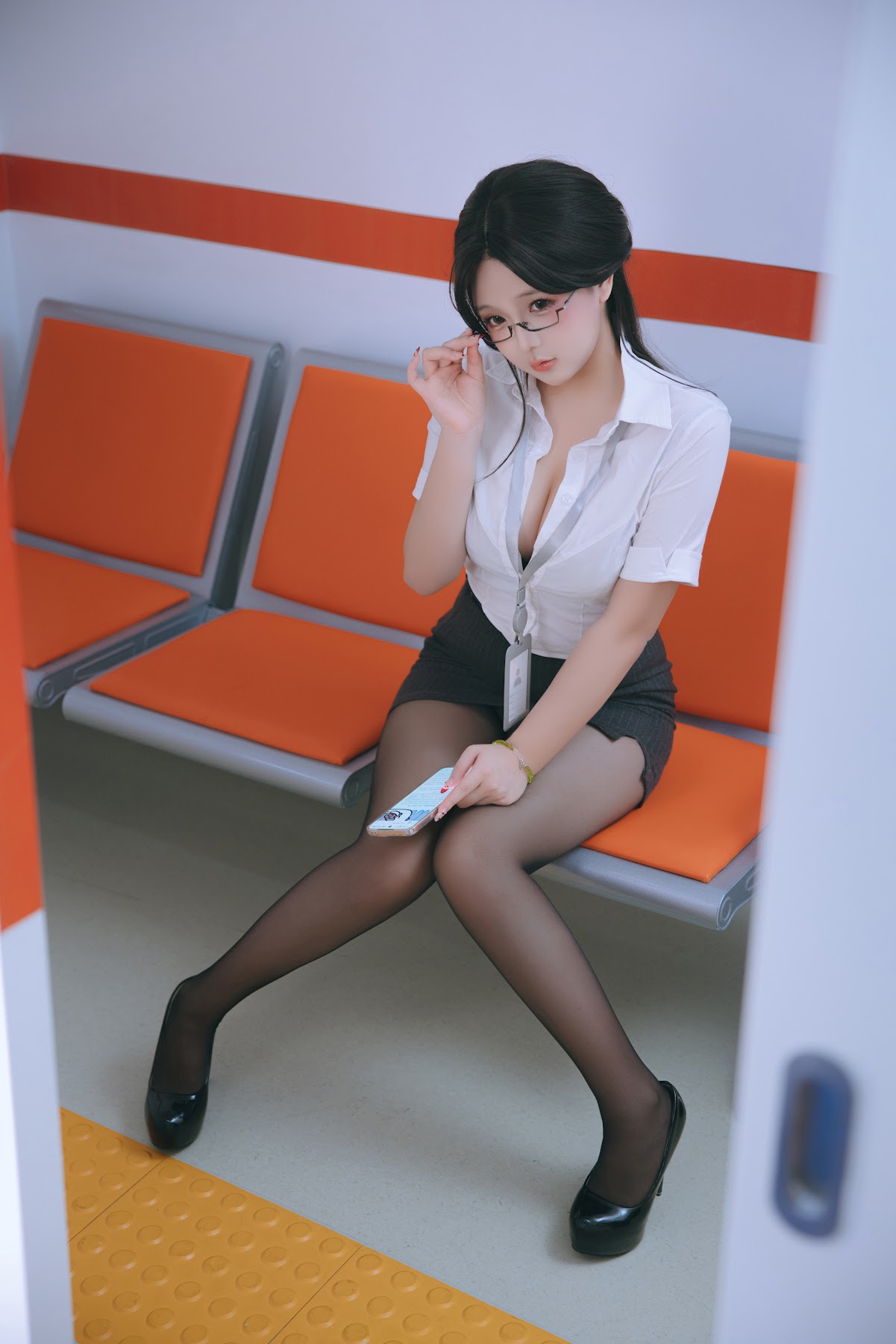 Coser@日奈娇 – 地铁OL - P156