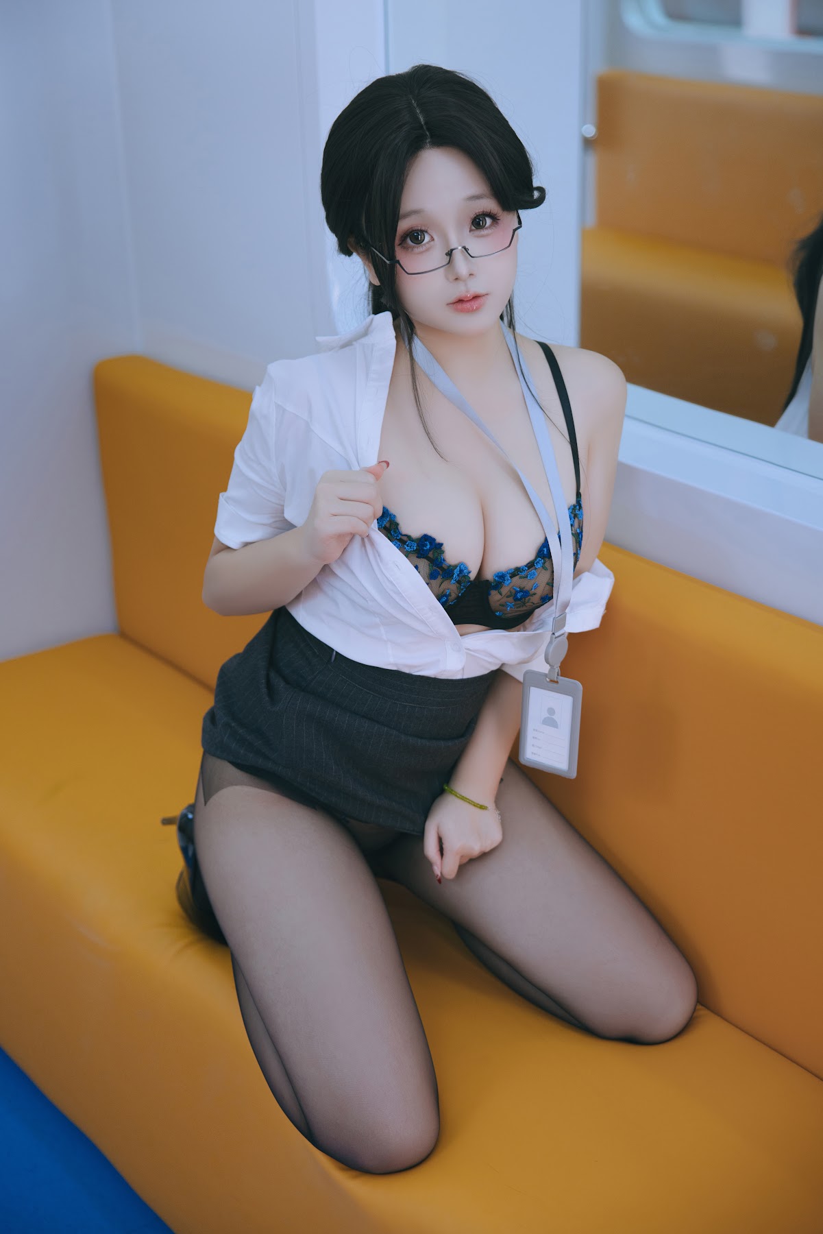 Coser@日奈娇 – 地铁OL - P199