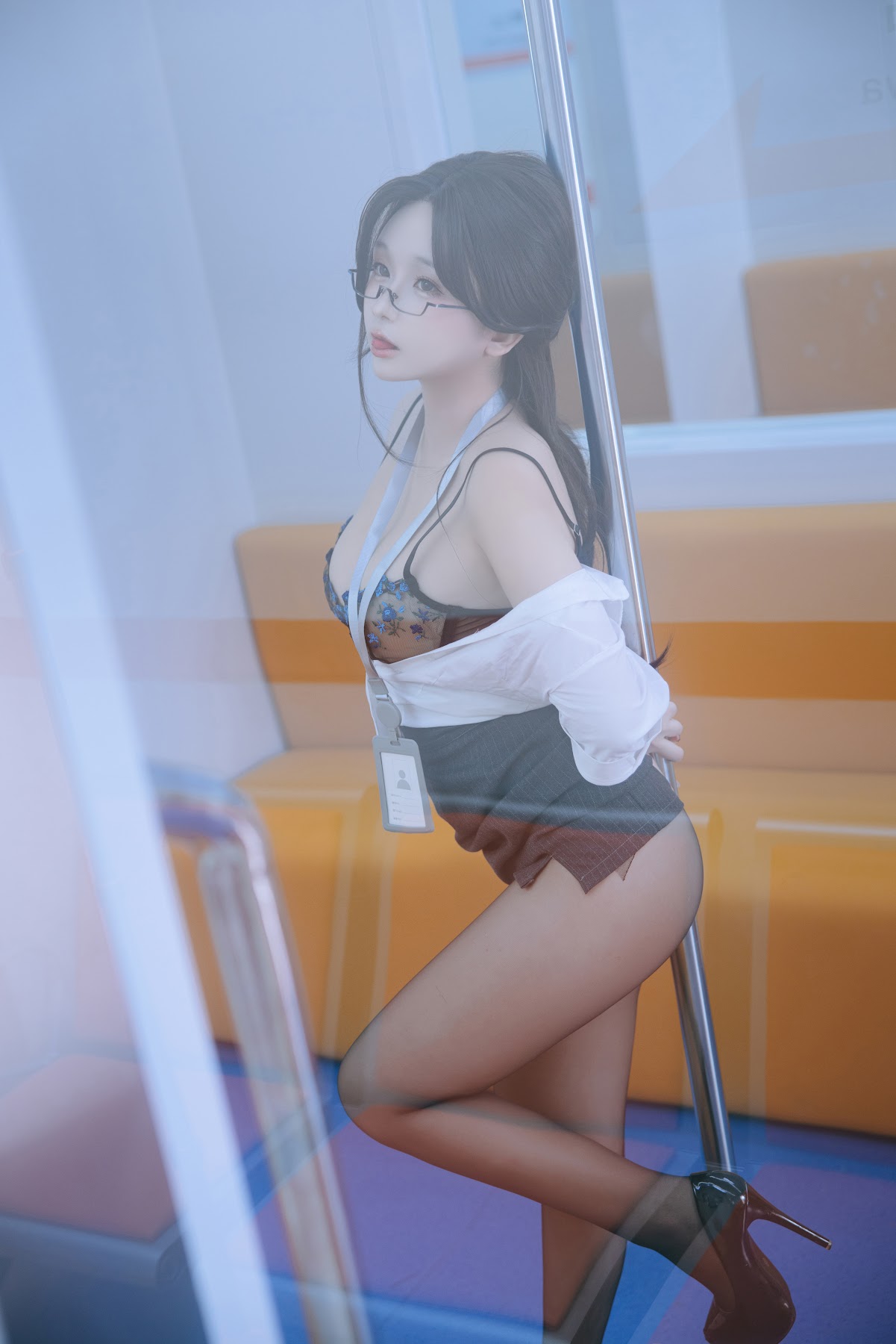 Coser@日奈娇 – 地铁OL - P214