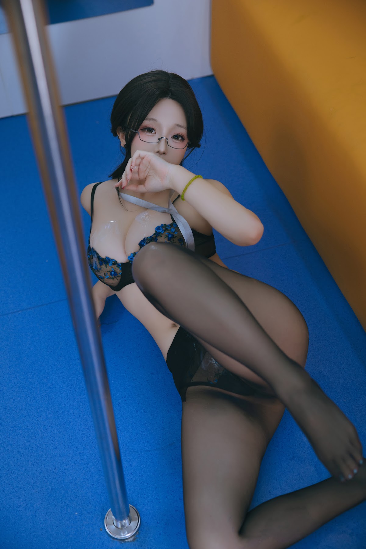 Coser@日奈娇 – 地铁OL - P33