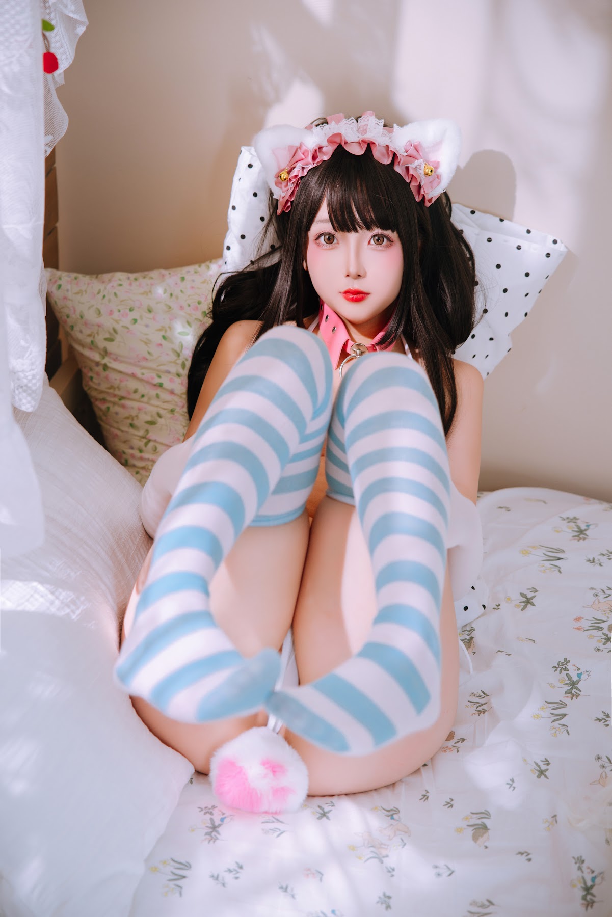 Coser@日奈娇 – 兔尾女仆 - P58