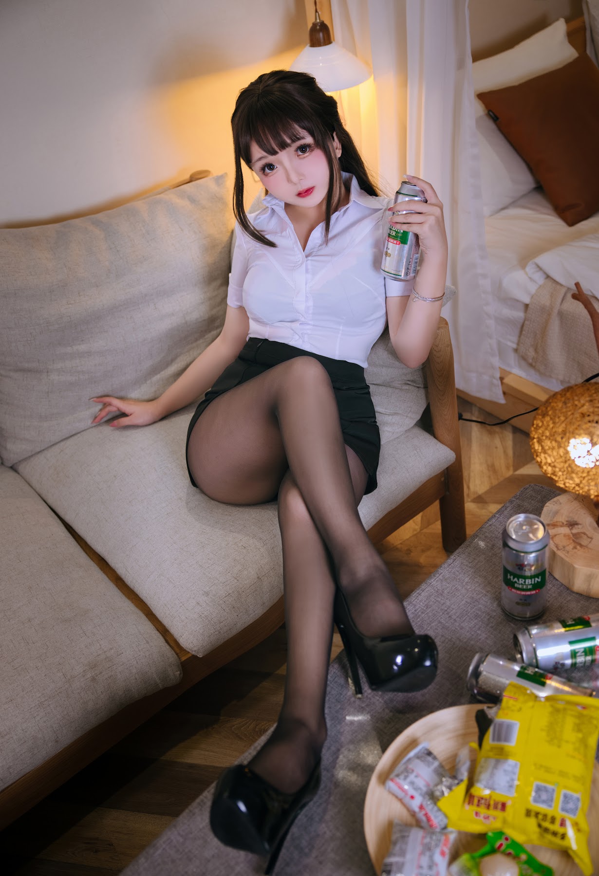 Coser@日奈娇 – 醉酒OL - P11