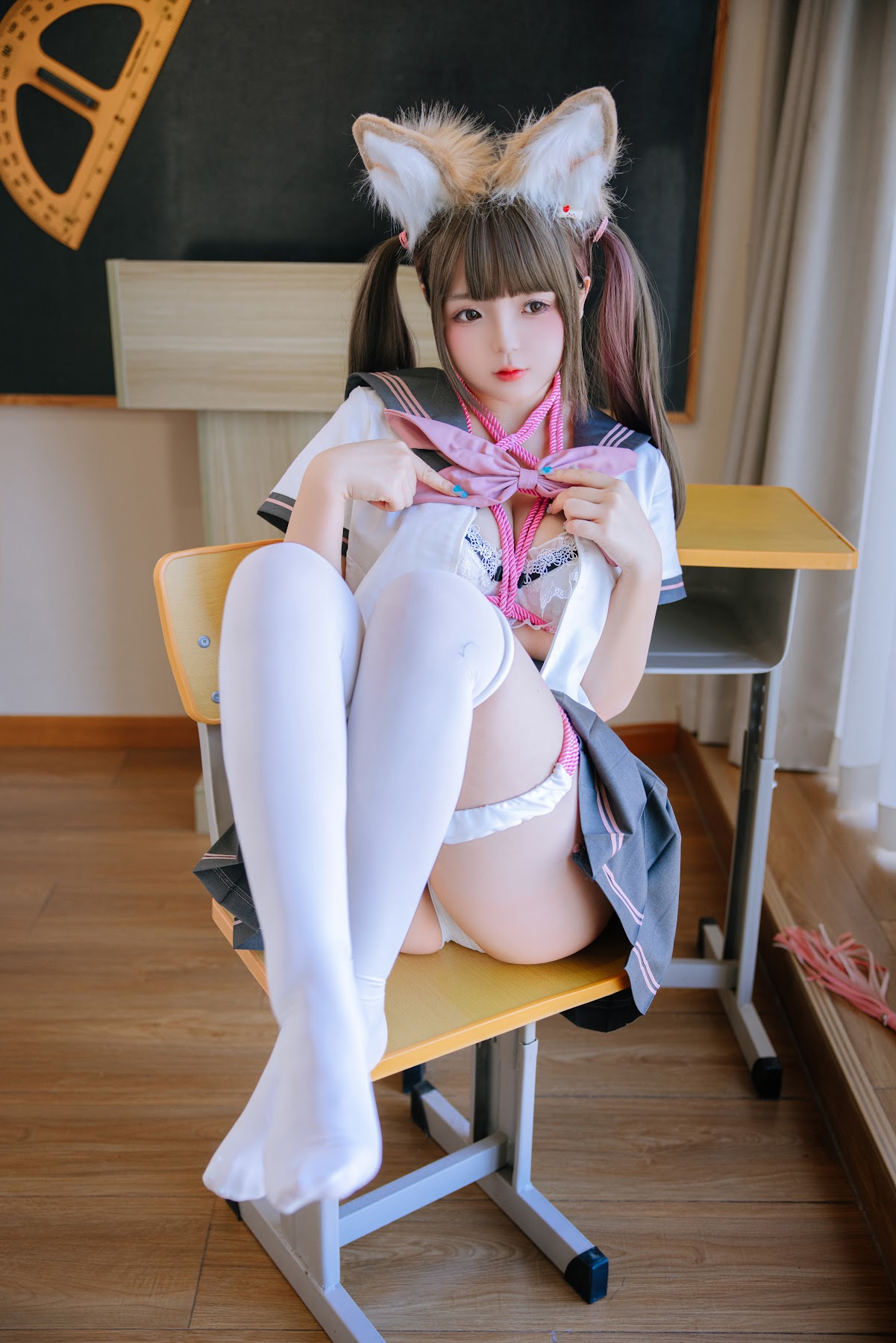 Coser@日奈娇 – 课桌捆绑 - P118