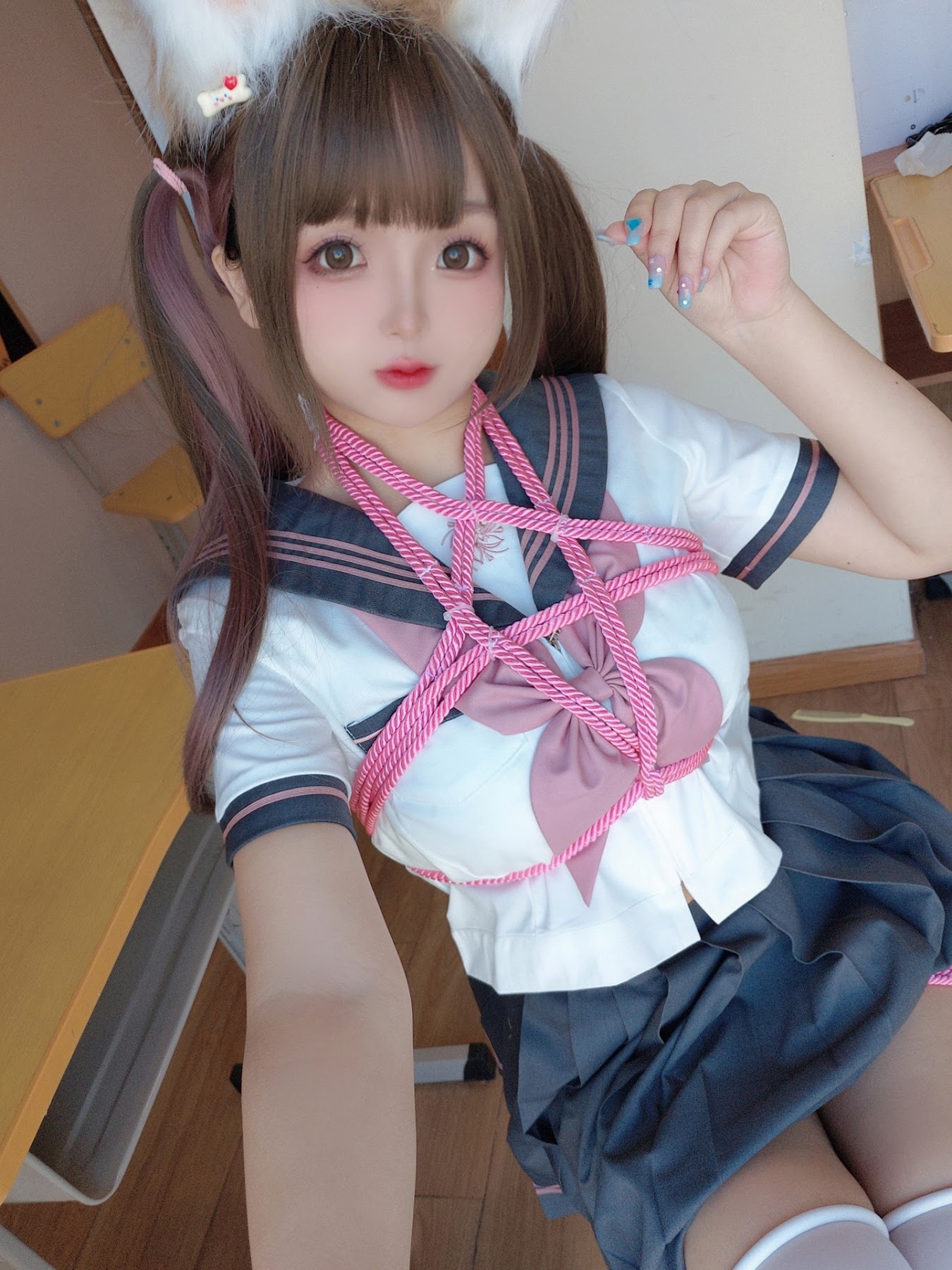 Coser@日奈娇 – 课桌捆绑 - P32