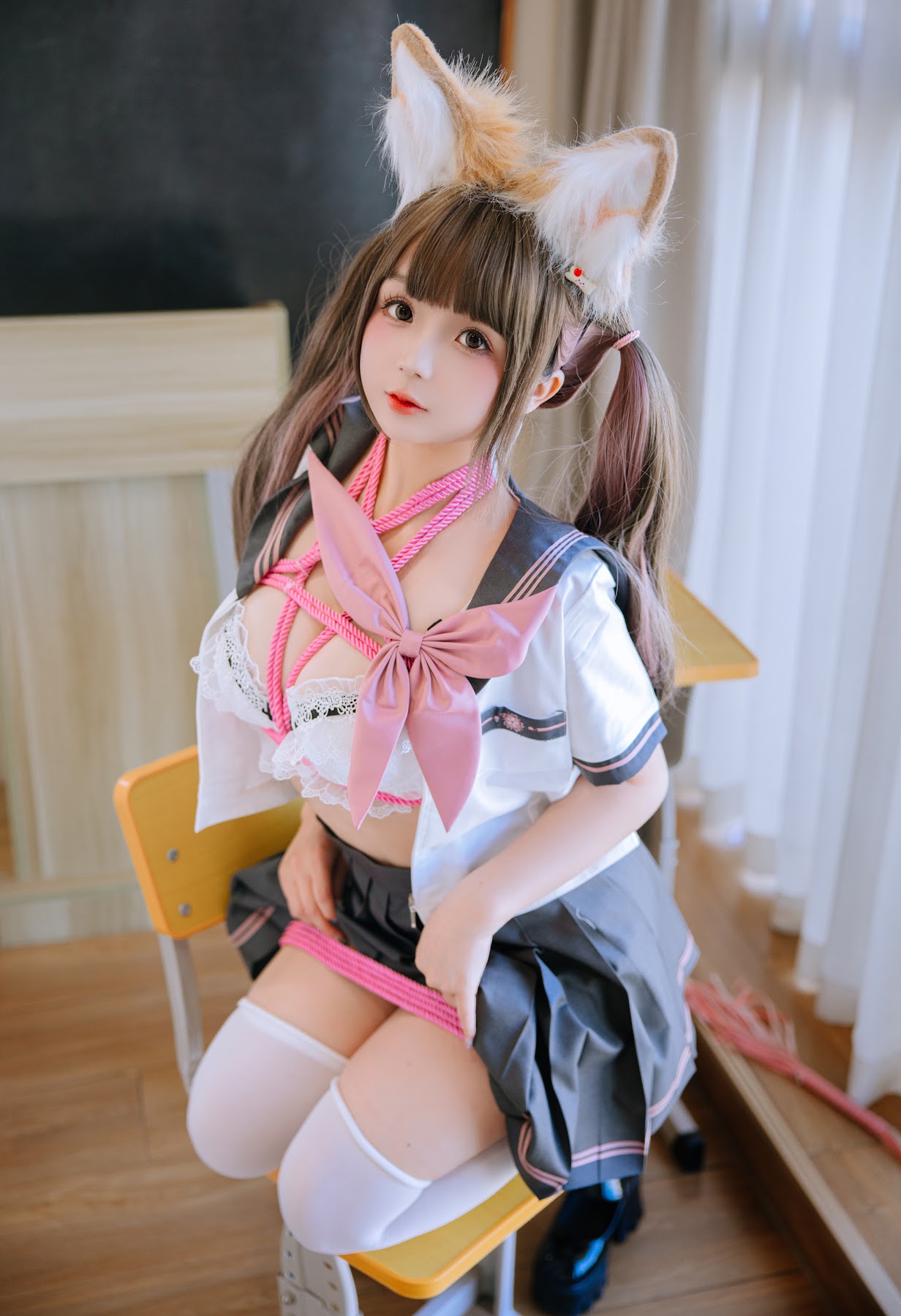 Coser@日奈娇 – 课桌捆绑 - P78
