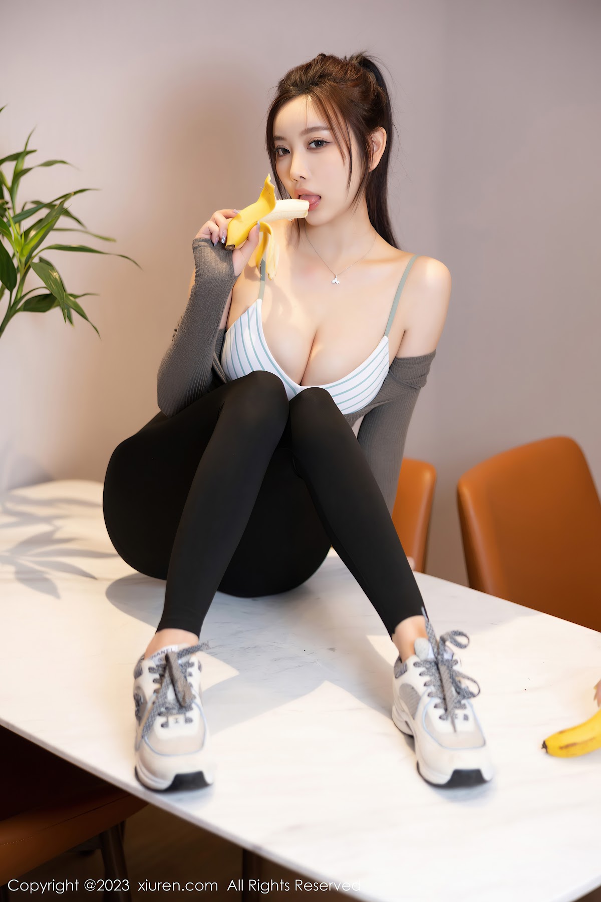 XIUREN No.6825 Yang Chen Chen (杨晨晨Yome) - P23