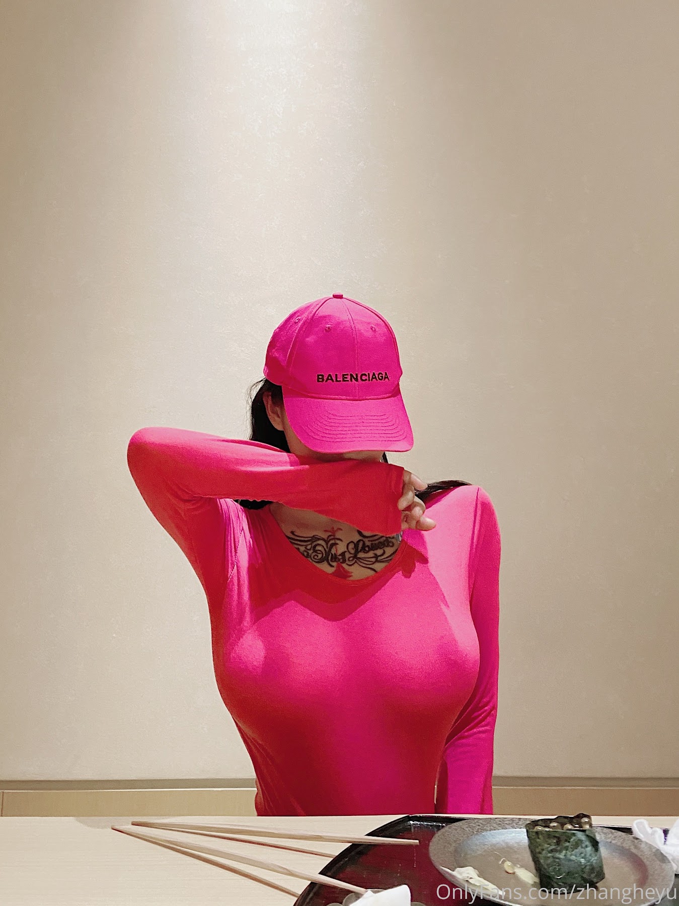 Zhang Hu Yu (张老师) – OnlyFans leaks – Pinky long sleeve t-shirt - P9