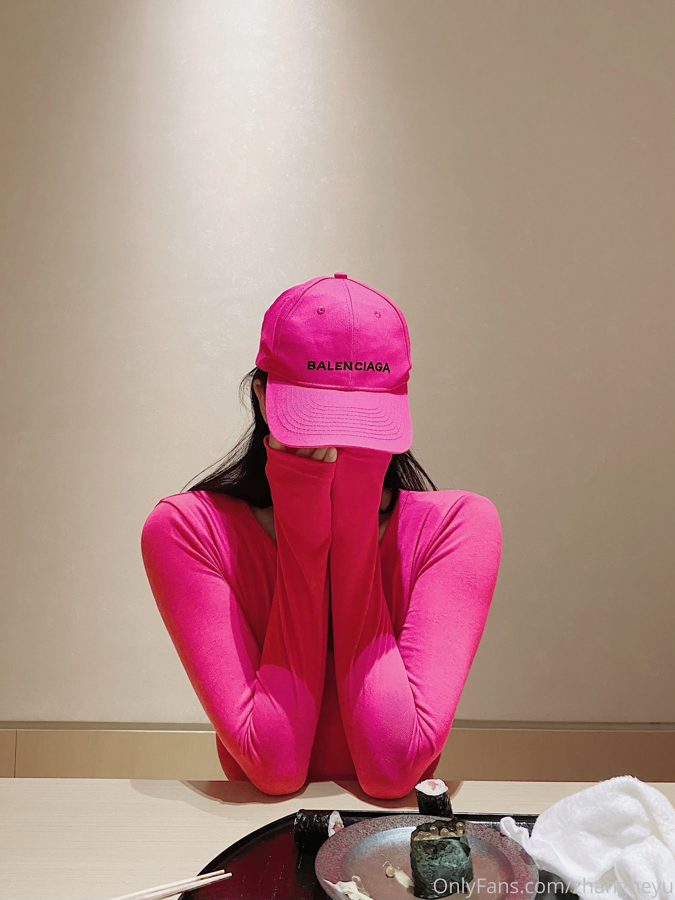 Zhang Hu Yu (张老师) – OnlyFans leaks – Pinky long sleeve t-shirt - P18
