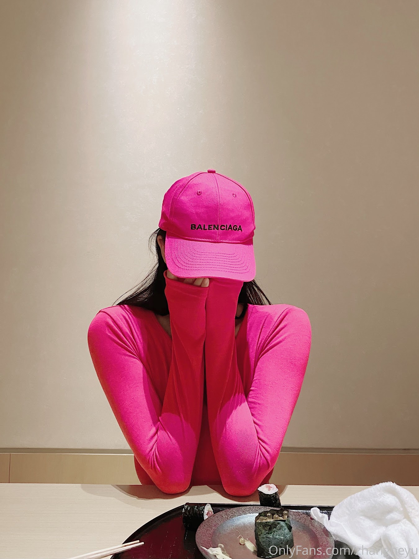Zhang Hu Yu (张老师) – OnlyFans leaks – Pinky long sleeve t-shirt - P38