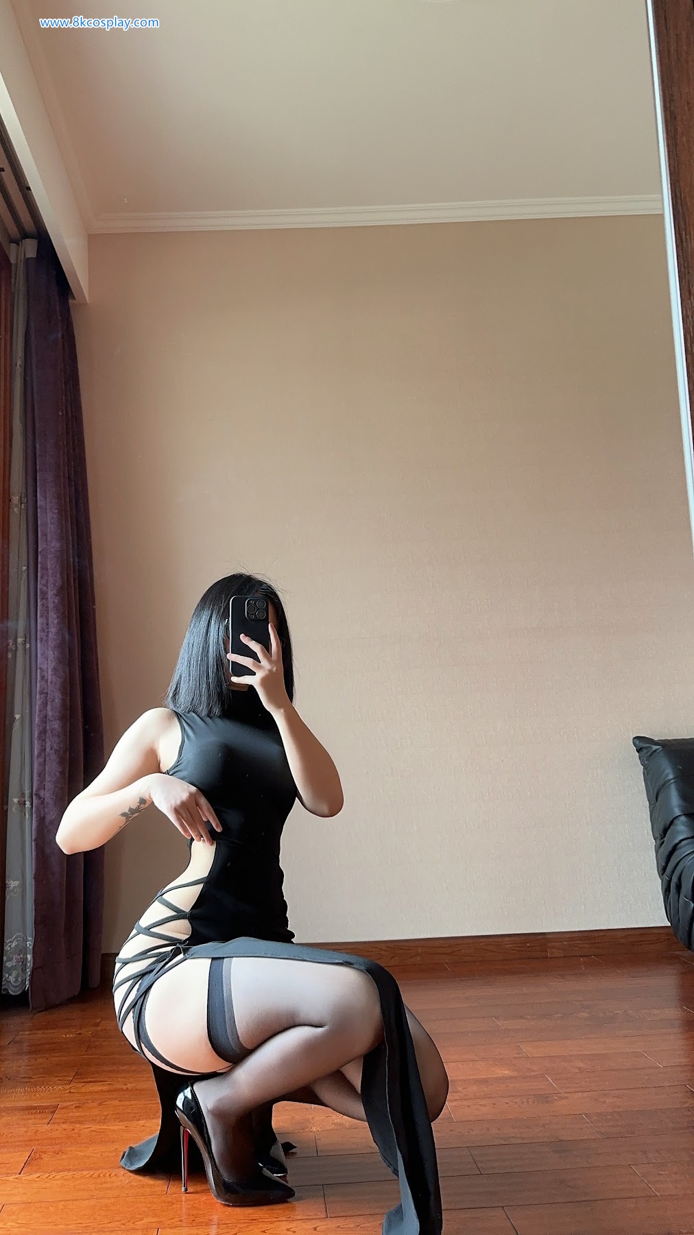 俏妞qiaoniuTT – 国风黑丝开叉旗袍 Sexy Black Qi Pao - P9