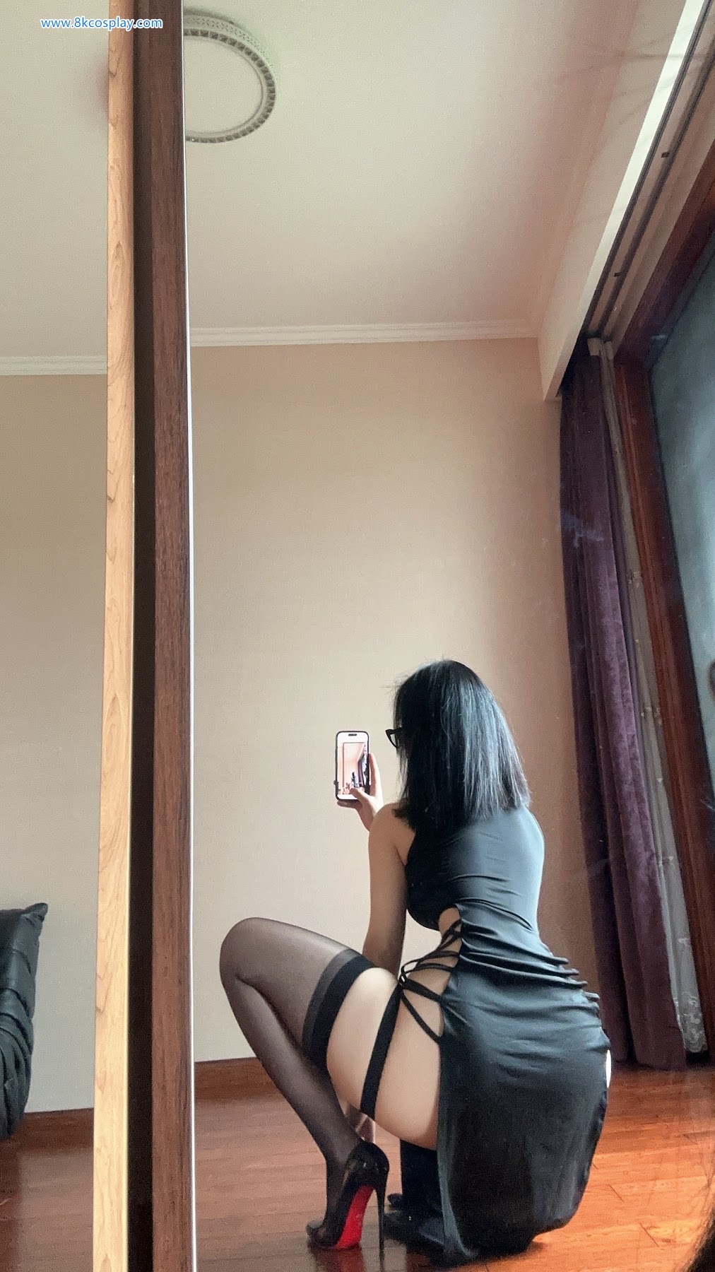 俏妞qiaoniuTT – 国风黑丝开叉旗袍 Sexy Black Qi Pao - P12