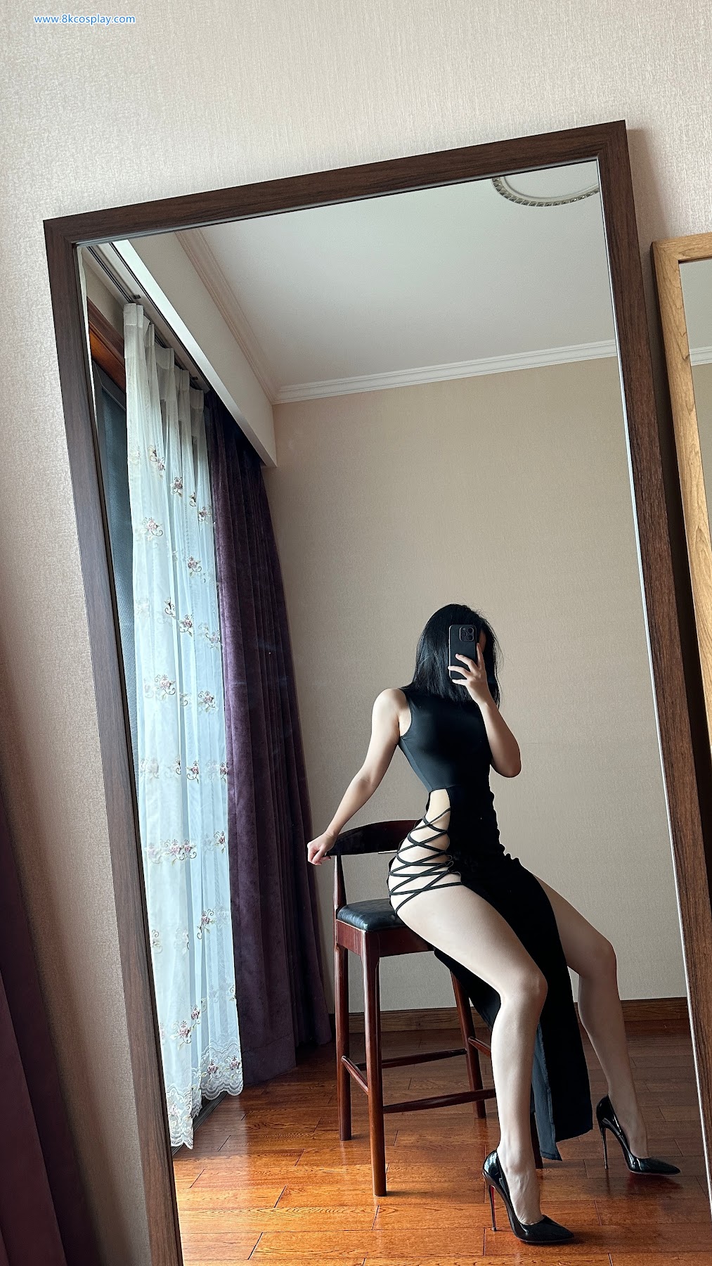 俏妞qiaoniuTT – 国风黑丝开叉旗袍 Sexy Black Qi Pao - P21