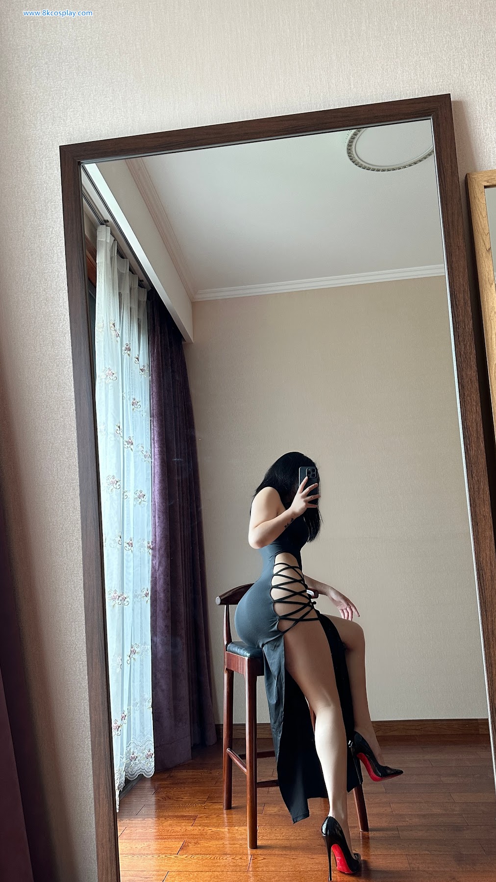俏妞qiaoniuTT – 国风黑丝开叉旗袍 Sexy Black Qi Pao - P25