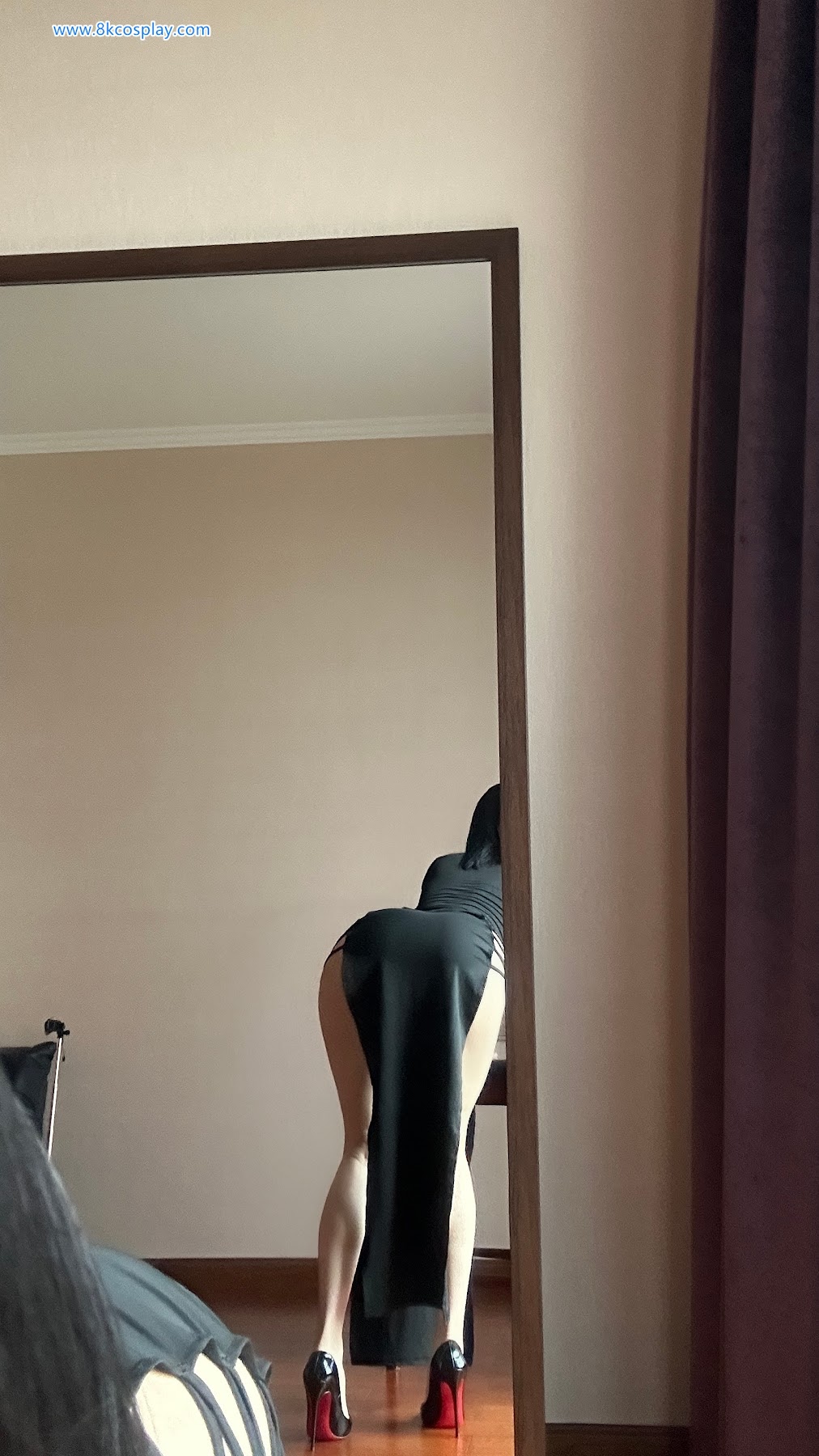 俏妞qiaoniuTT – 国风黑丝开叉旗袍 Sexy Black Qi Pao - P28