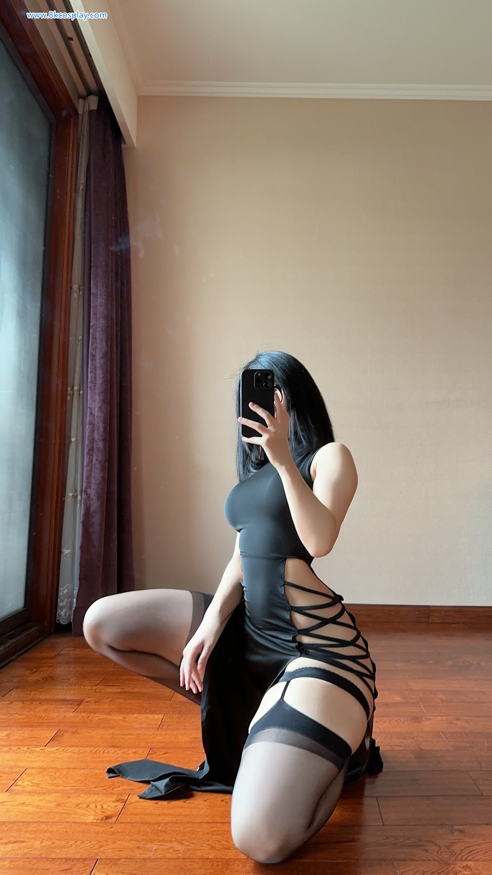 俏妞qiaoniuTT – 国风黑丝开叉旗袍 Sexy Black Qi Pao - P5