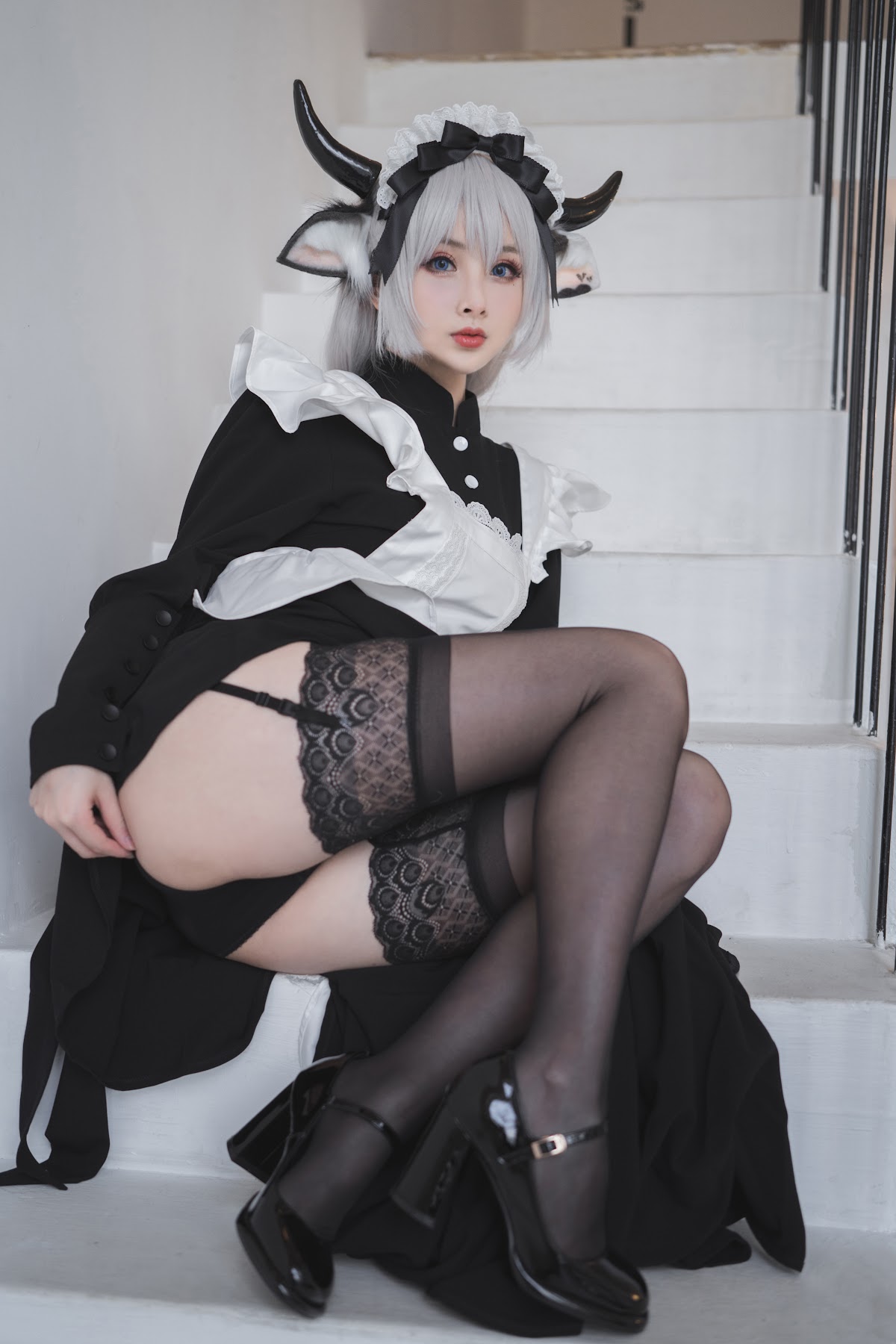 Coser@rioko凉凉子 Vol.063 贴心的奶牛女仆 - P9