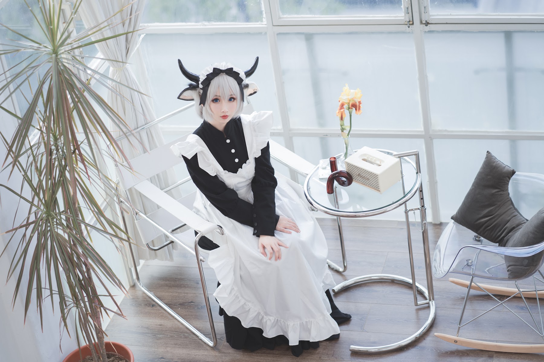 Coser@rioko凉凉子 Vol.063 贴心的奶牛女仆 - P12