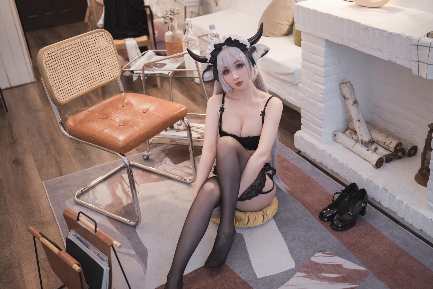 Coser@rioko凉凉子 Vol.063 贴心的奶牛女仆 - P13