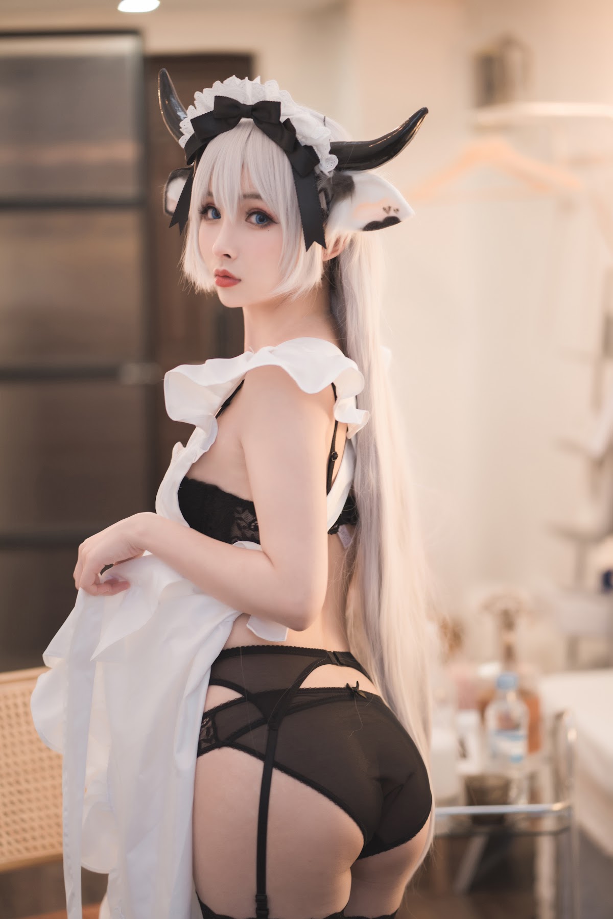 Coser@rioko凉凉子 Vol.063 贴心的奶牛女仆 - P20