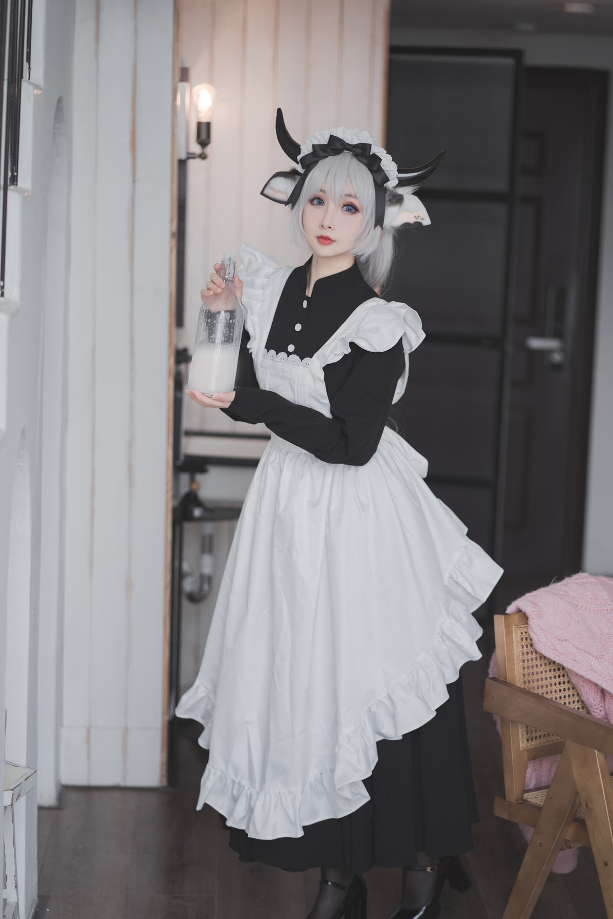 Coser@rioko凉凉子 Vol.063 贴心的奶牛女仆 - P41