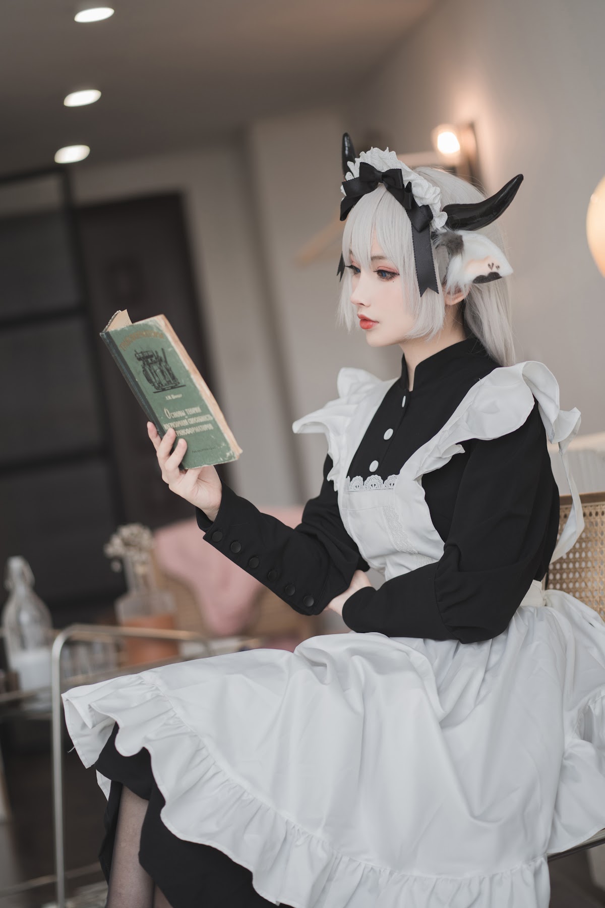Coser@rioko凉凉子 Vol.063 贴心的奶牛女仆 - P45