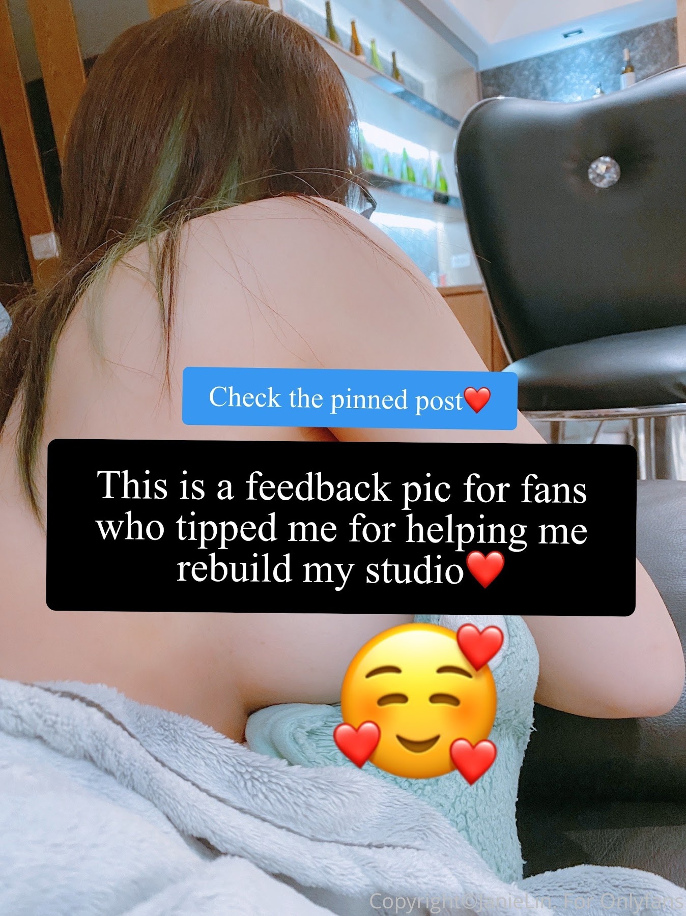 JANiE 泥泥 – 北捷手扶梯驚現爆乳妹「超大尺寸」緩緩上升，男性旅客塞爆「泥泥學姐大膽自拍」 - P162
