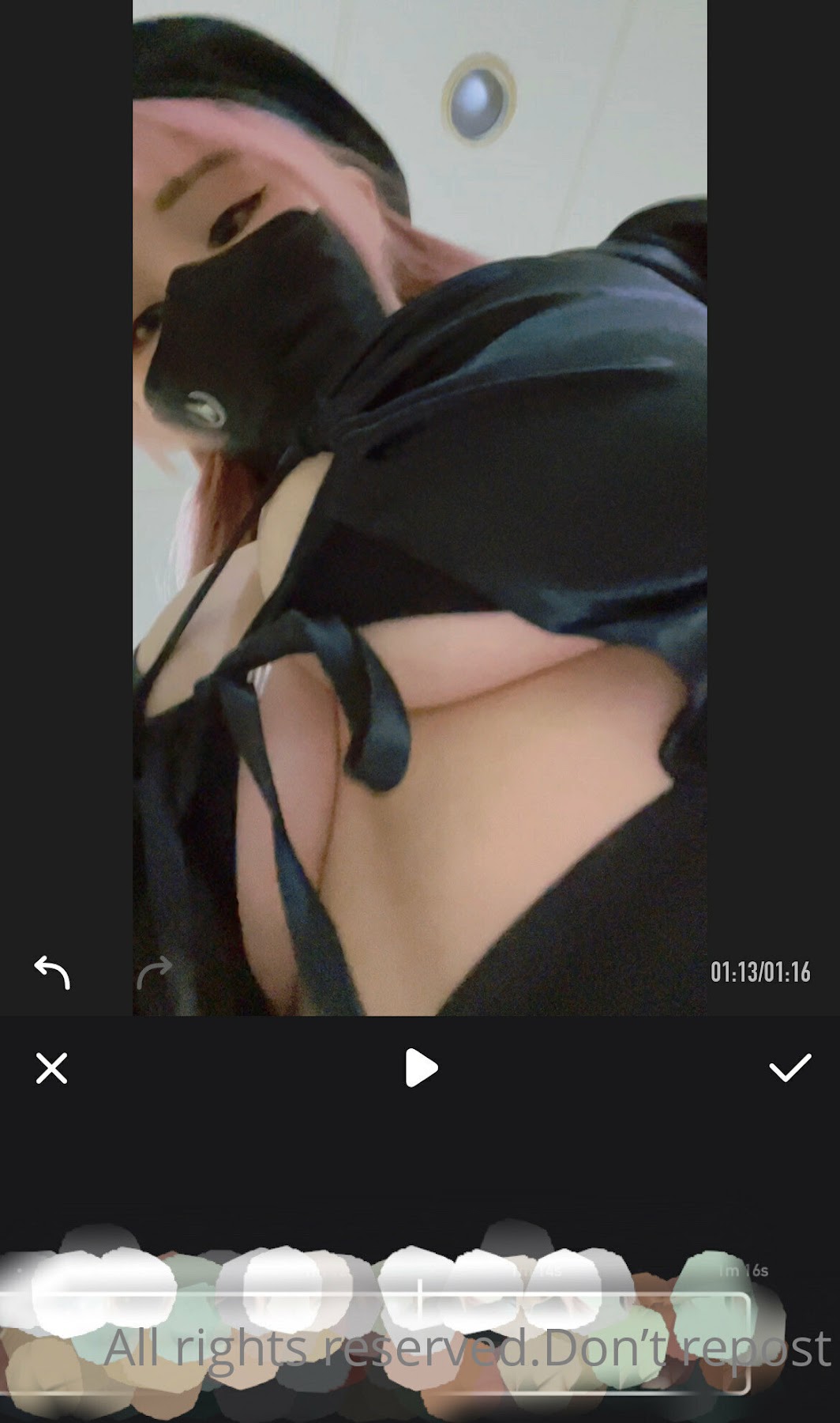 JANiE 泥泥 – 北捷手扶梯驚現爆乳妹「超大尺寸」緩緩上升，男性旅客塞爆「泥泥學姐大膽自拍」 - P166