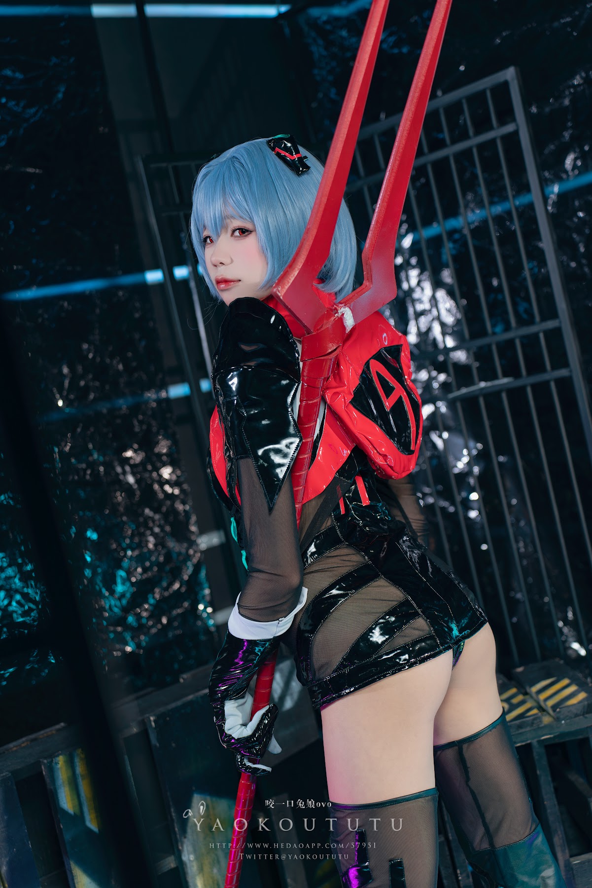 Coser@黏黏团子兔 – 『黑凌波』&小剧场 - P1