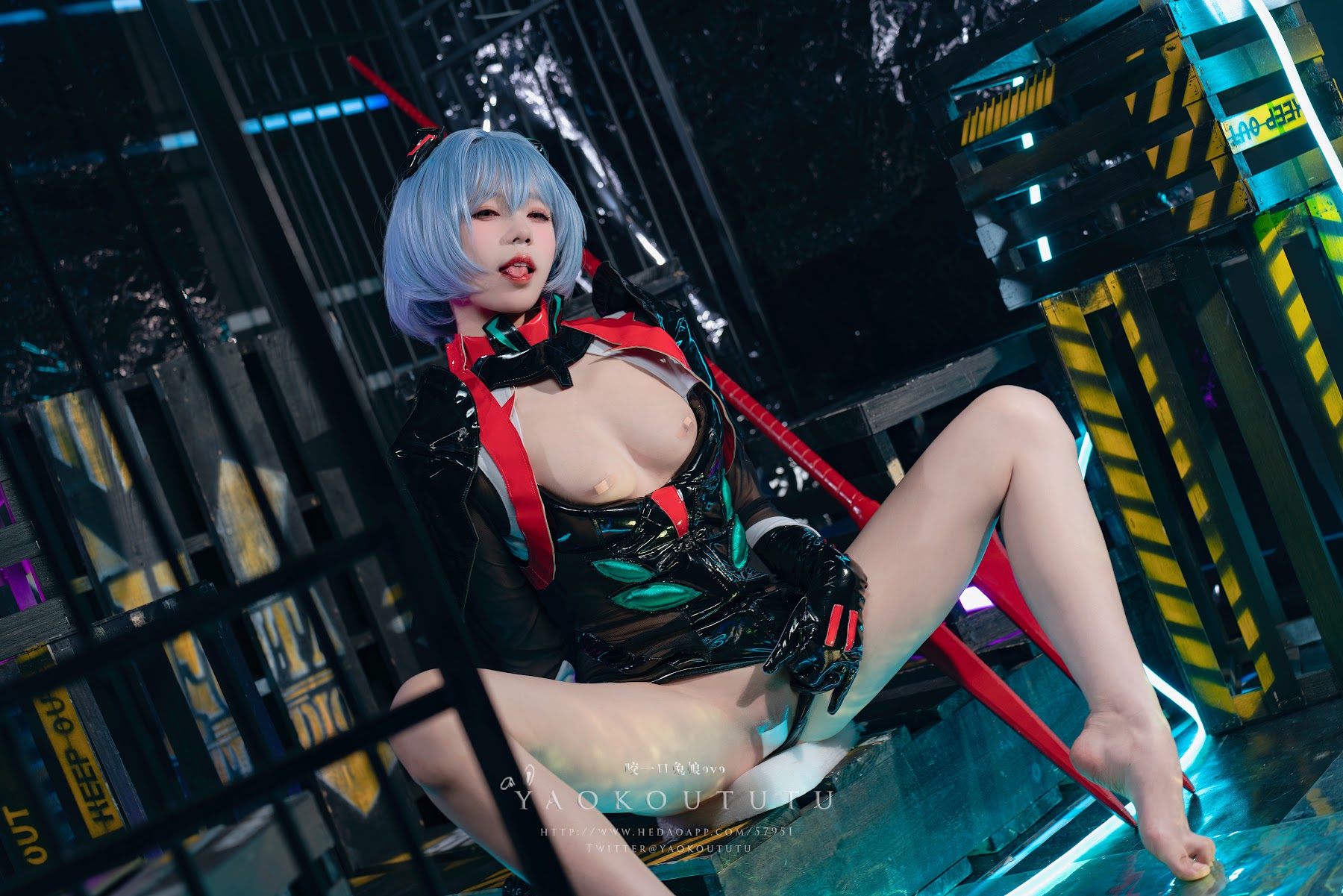 Coser@黏黏团子兔 – 『黑凌波』&小剧场 - P33
