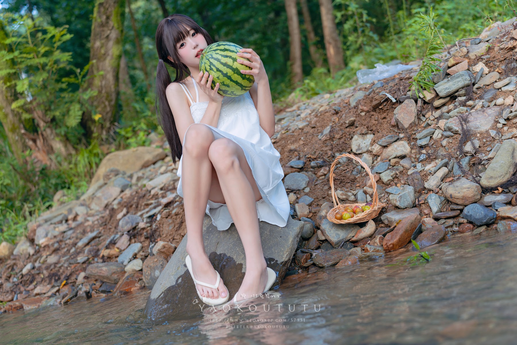Coser@黏黏团子兔 – 八月订阅『溯溪之夏』& 恋爱循环 - P9