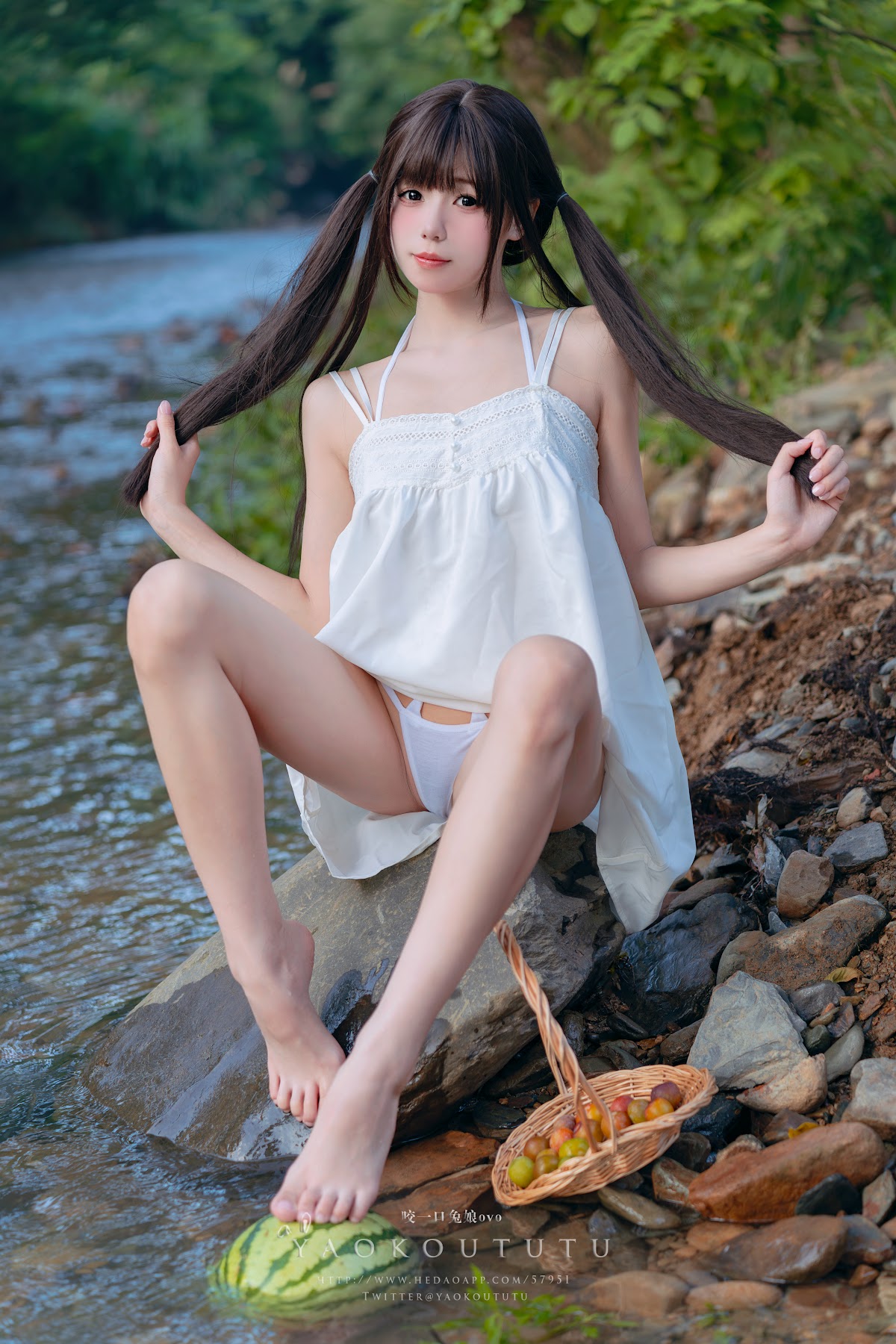 Coser@黏黏团子兔 – 八月订阅『溯溪之夏』& 恋爱循环 - P16
