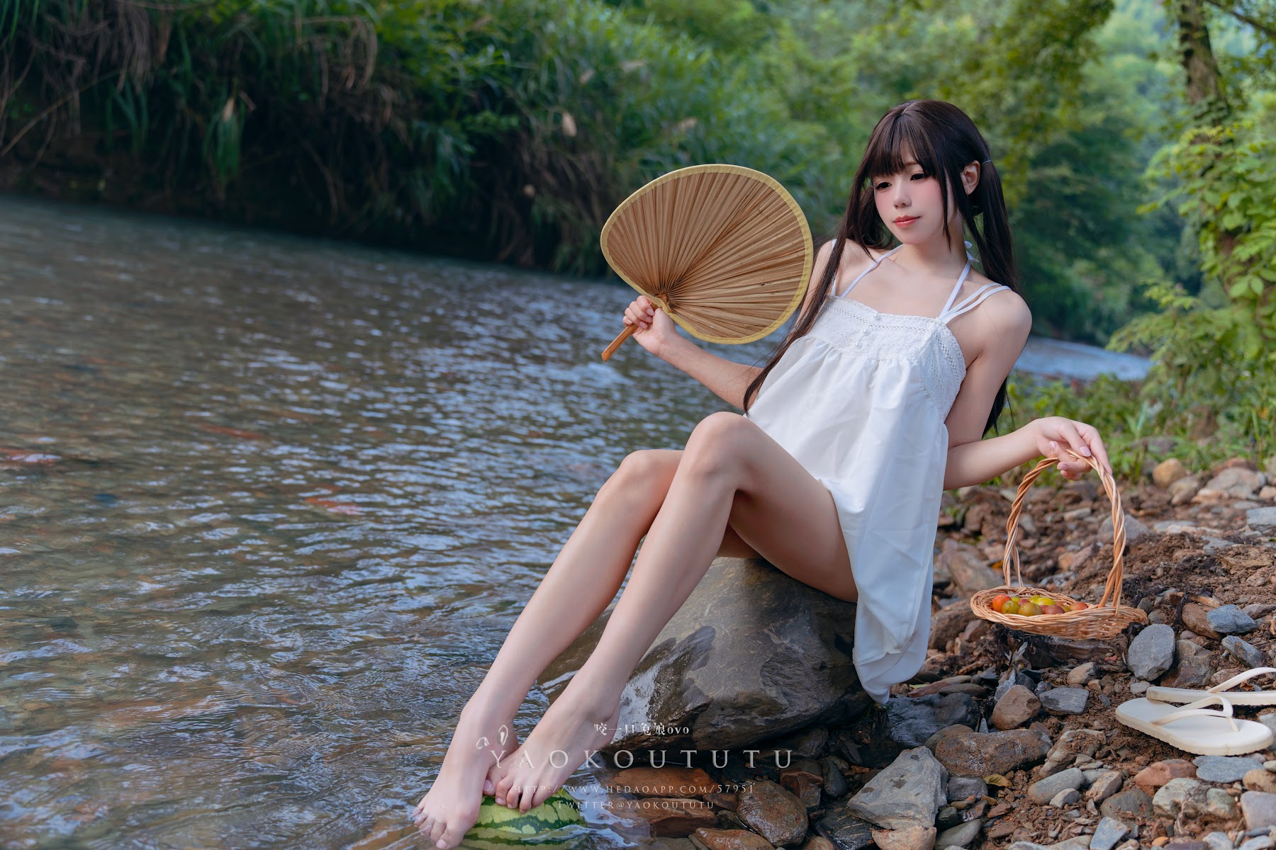 Coser@黏黏团子兔 – 八月订阅『溯溪之夏』& 恋爱循环 - P19