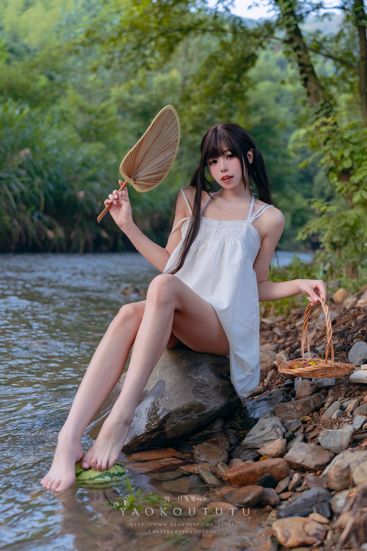 Coser@黏黏团子兔 – 八月订阅『溯溪之夏』& 恋爱循环 - P20