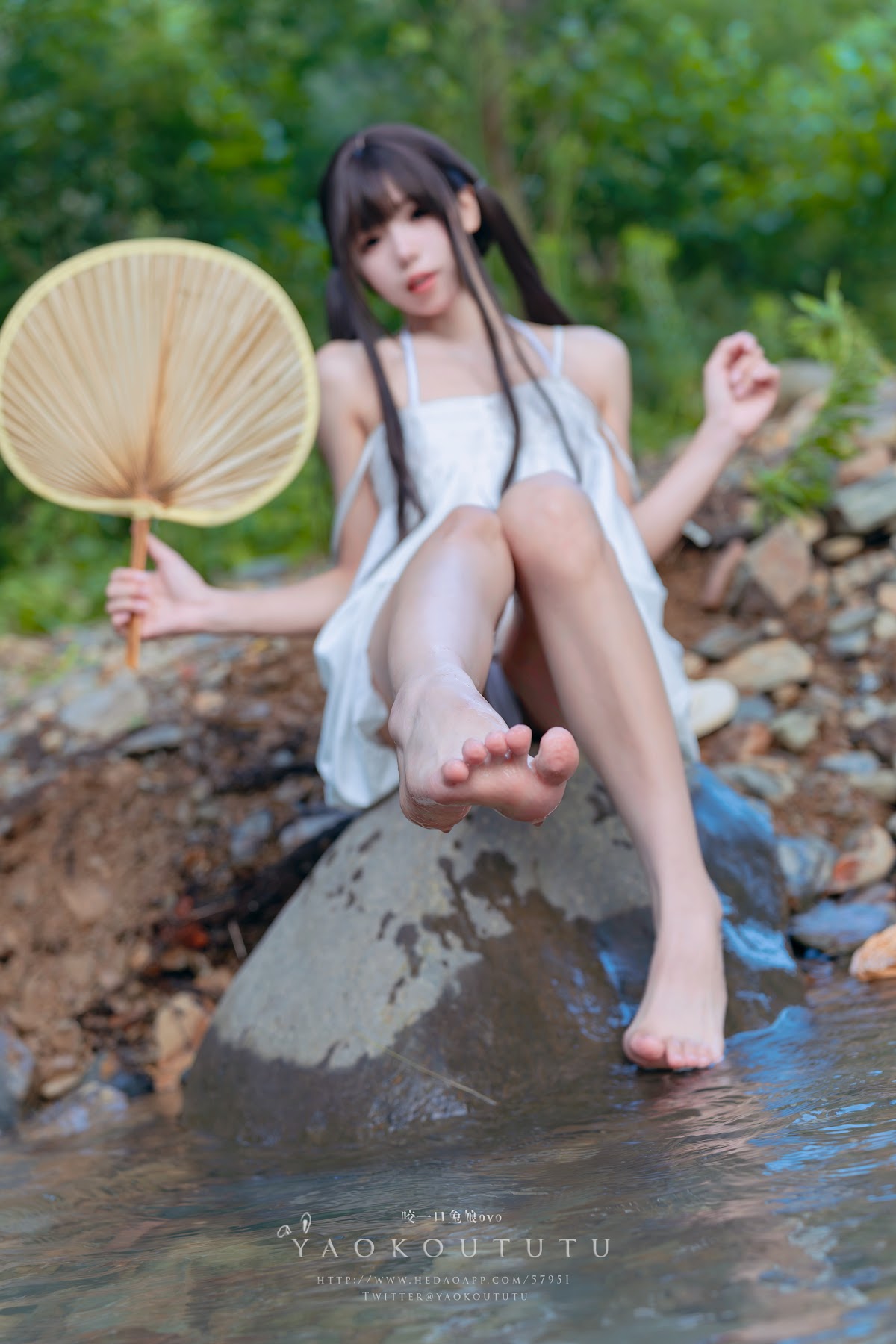 Coser@黏黏团子兔 – 八月订阅『溯溪之夏』& 恋爱循环 - P23